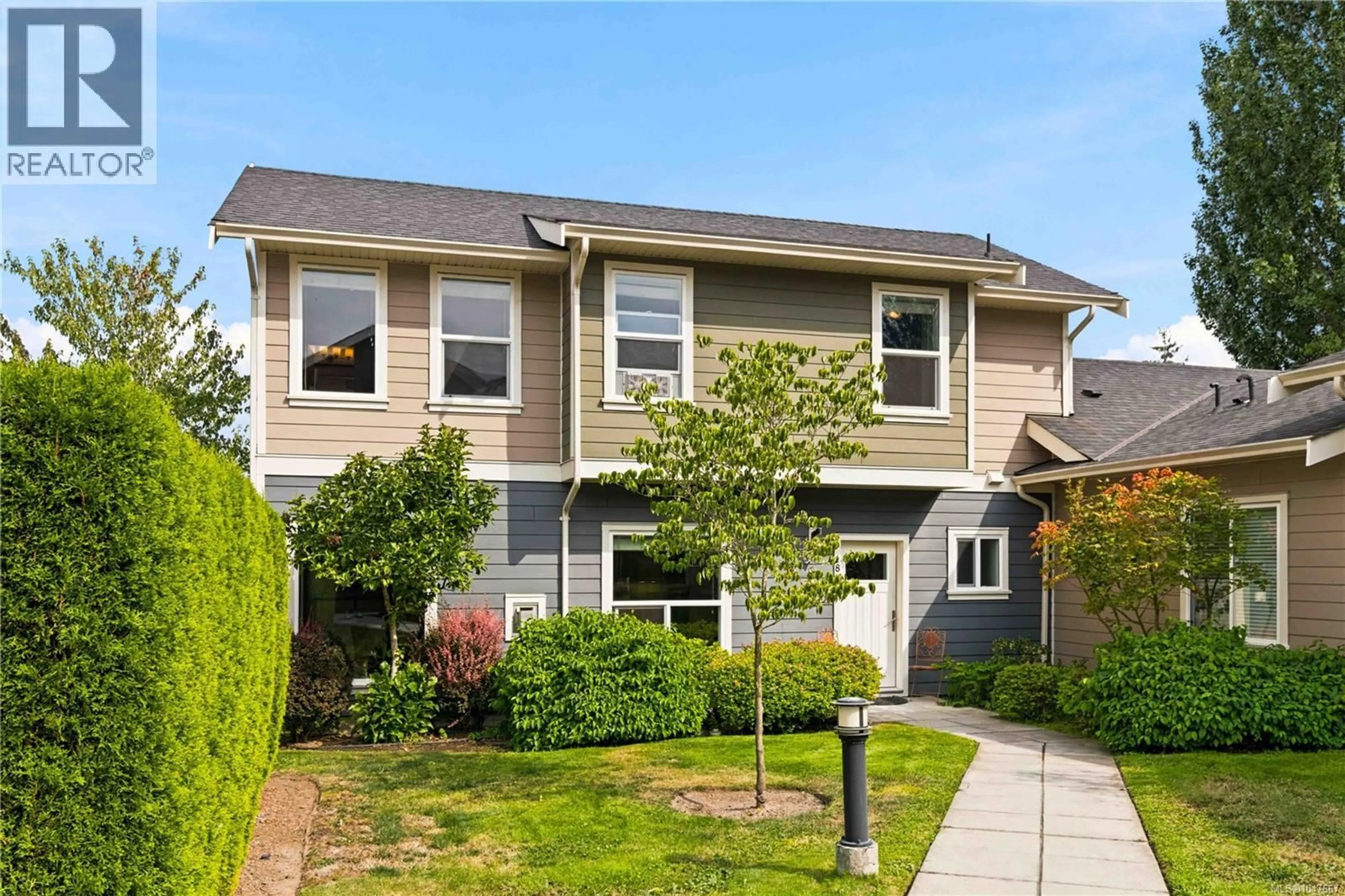 Home with vinyl exterior material, street for 18 - 1515 KEATING CROSS ROAD, Central Saanich British Columbia V8M1W9