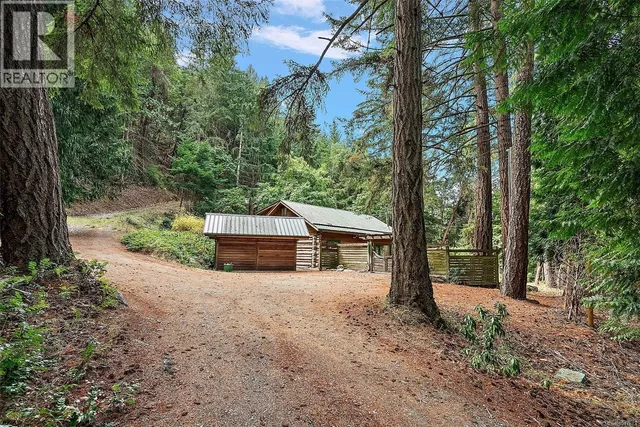 135 FAIRWAY DRIVE, Salt Spring 5
