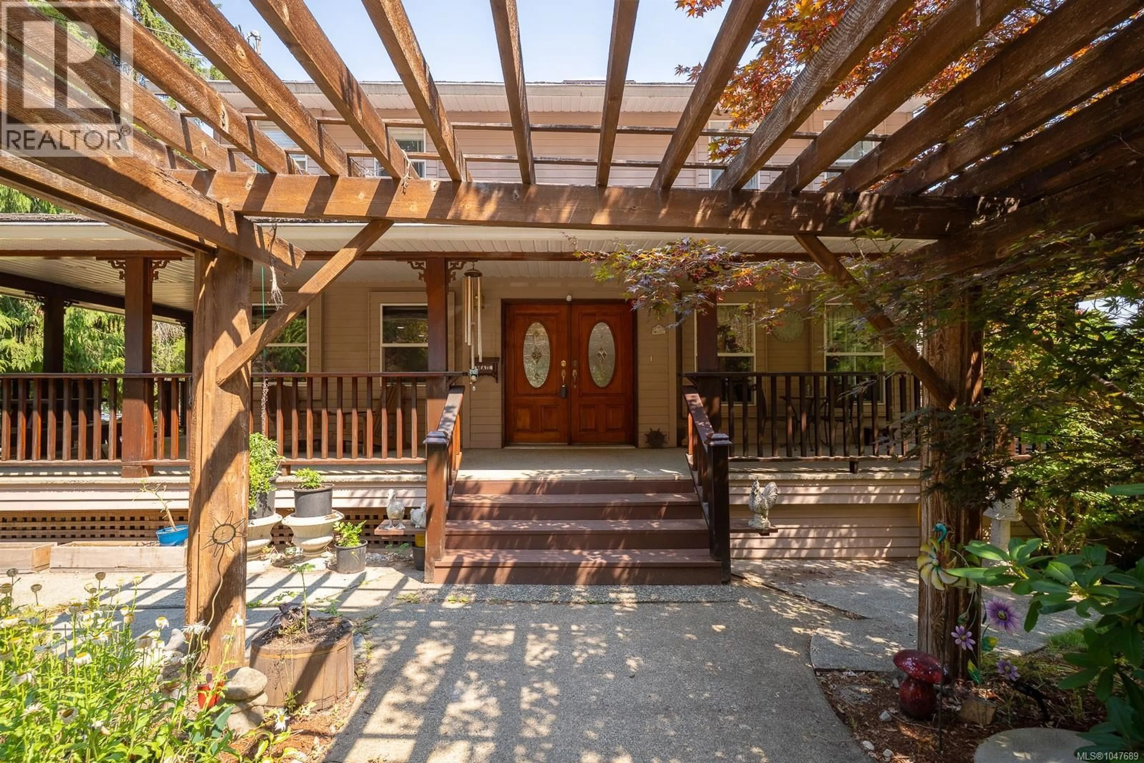 Patio, street for 7201 BELL ROAD, Port Alberni British Columbia V9Y9E7