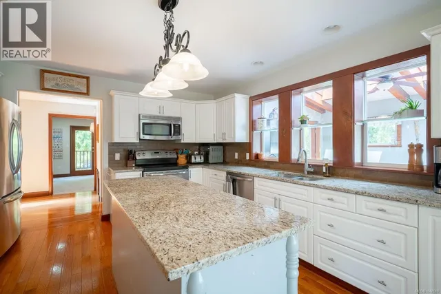7201 BELL ROAD, Port Alberni 5