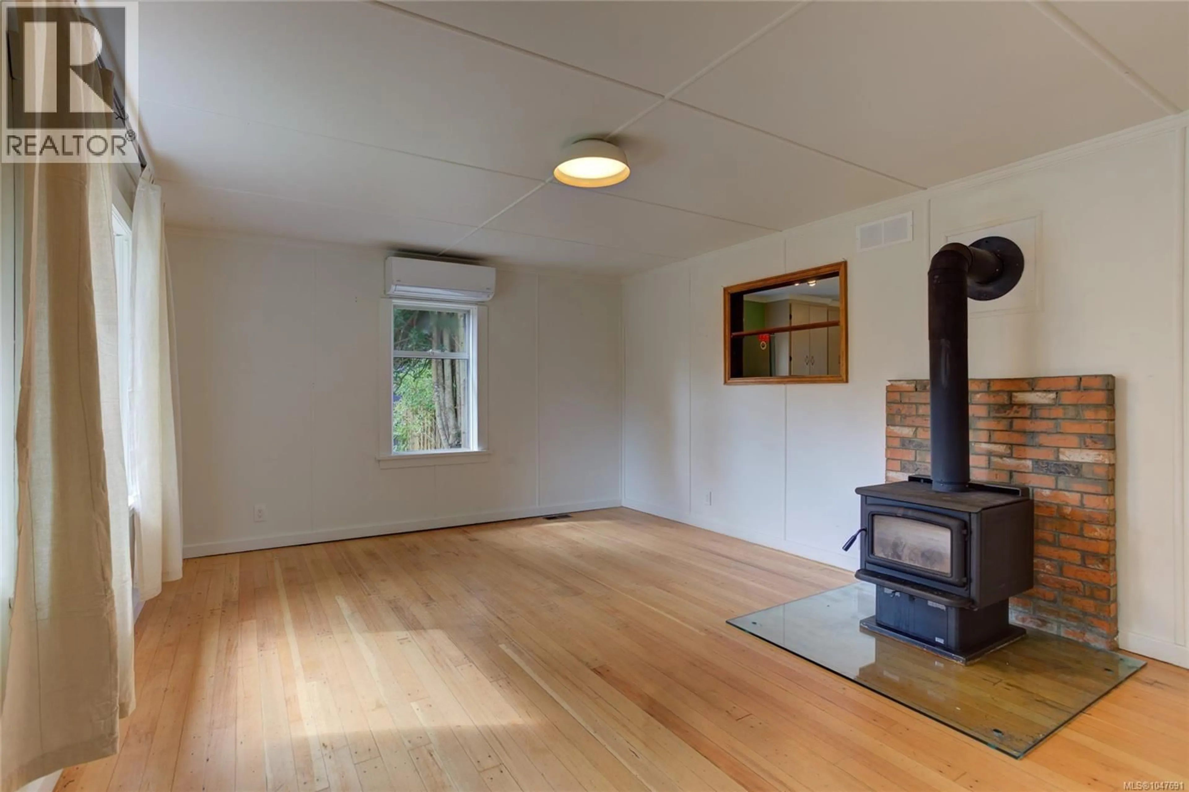A pic of a room for 6810 THIRD STREET, Honeymoon Bay British Columbia V0R1Y0