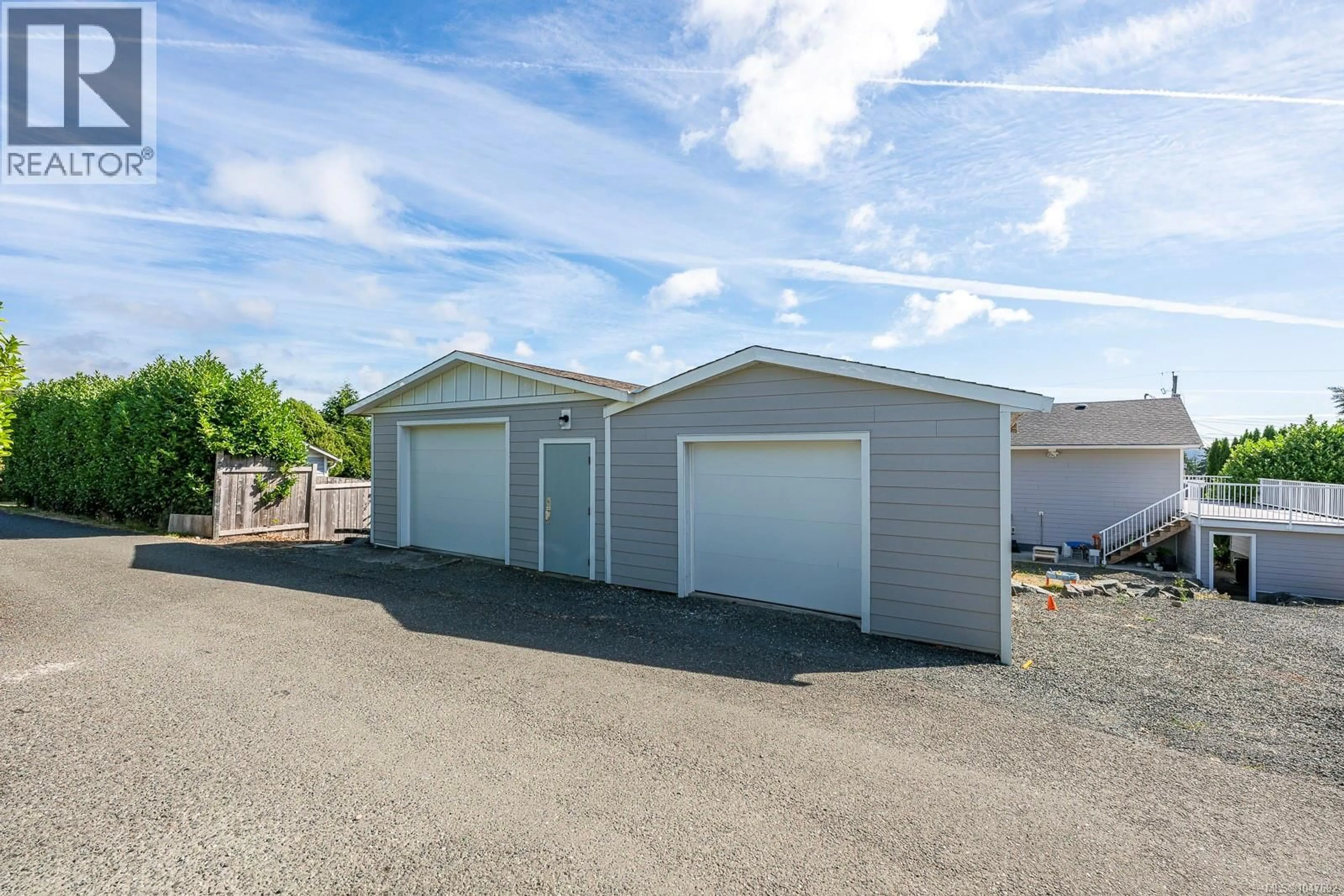 Indoor garage for 262 MCLEAN STREET, Campbell River British Columbia V9W2M5