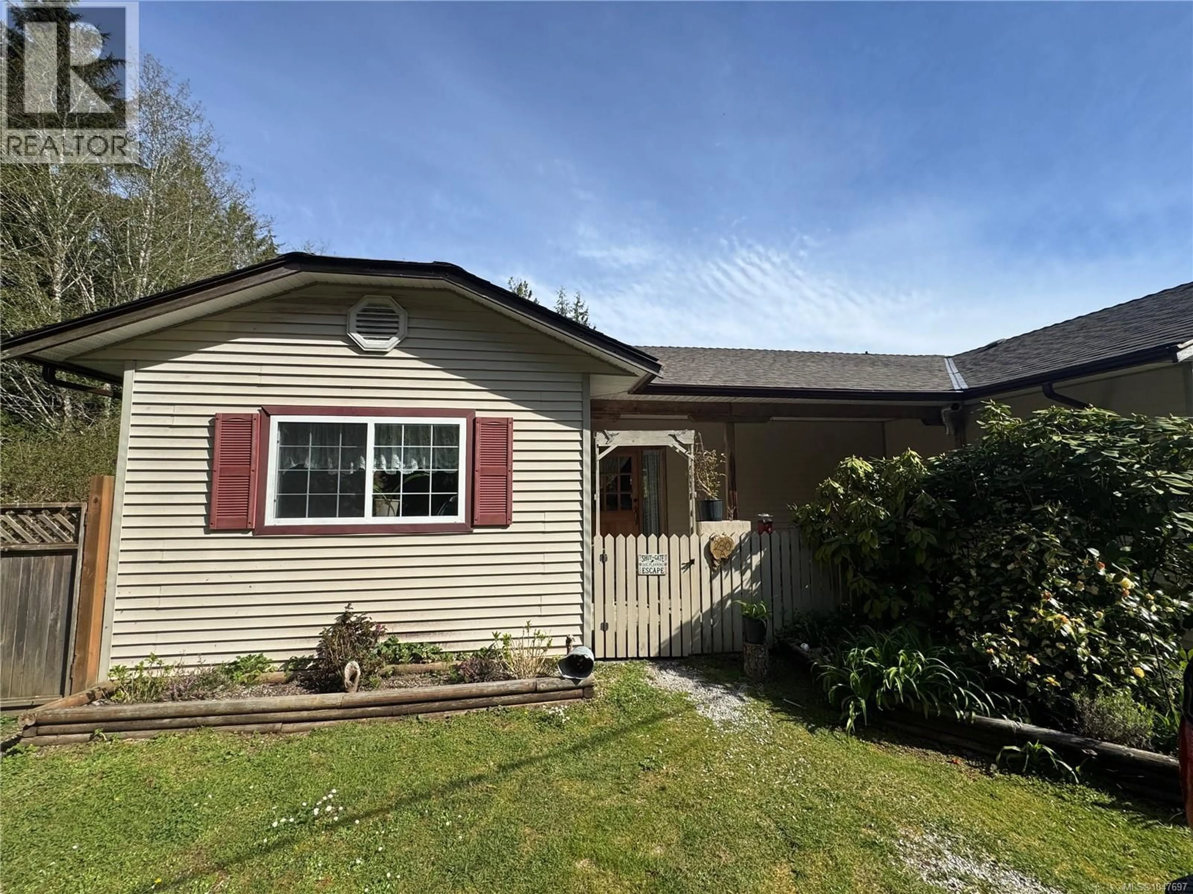 Home with vinyl exterior material, street for A - 280 BINNACLE ROAD, Bamfield British Columbia V0R1B0