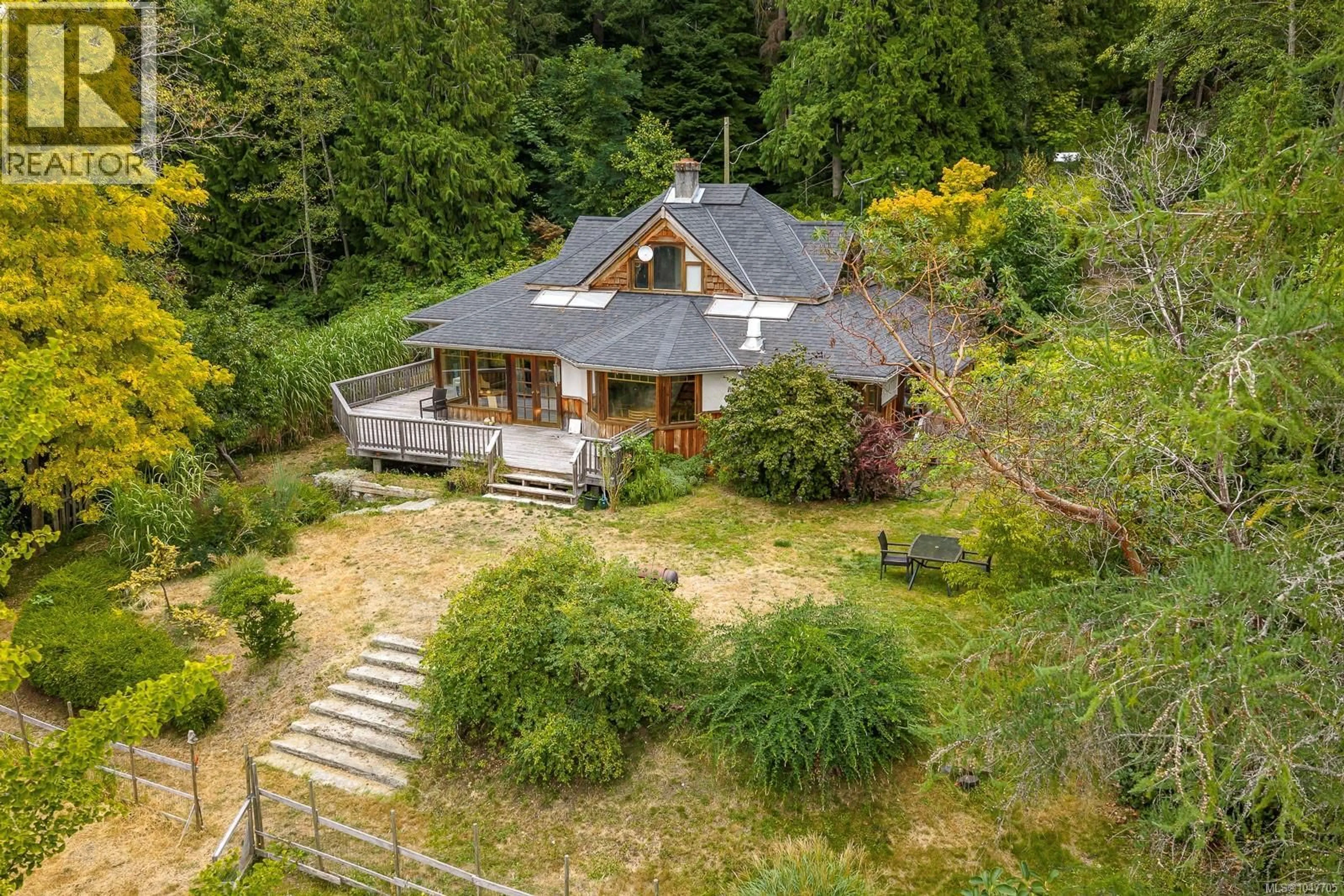 A pic from outside/outdoor area/front of a property/back of a property/a pic from drone, unknown for 437 CHAMADASKA WAY, Cortes Island British Columbia V0P1K0