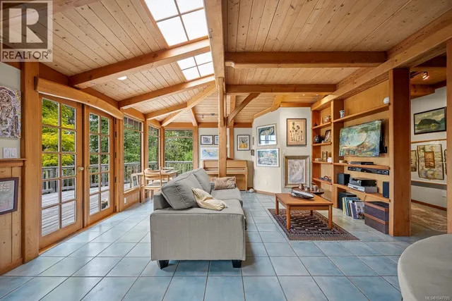 437 CHAMADASKA WAY, Cortes Island 2
