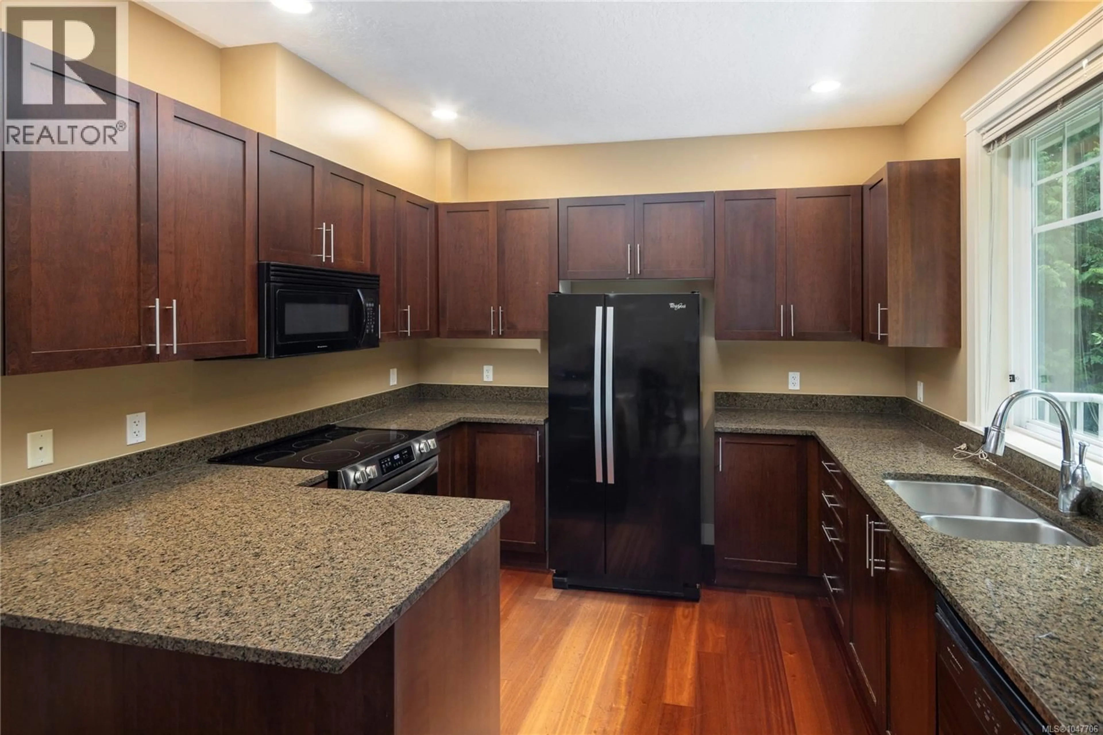 Open concept kitchen, unknown for 7 - 4289 WILKINSON ROAD, Saanich British Columbia V8Z0A7