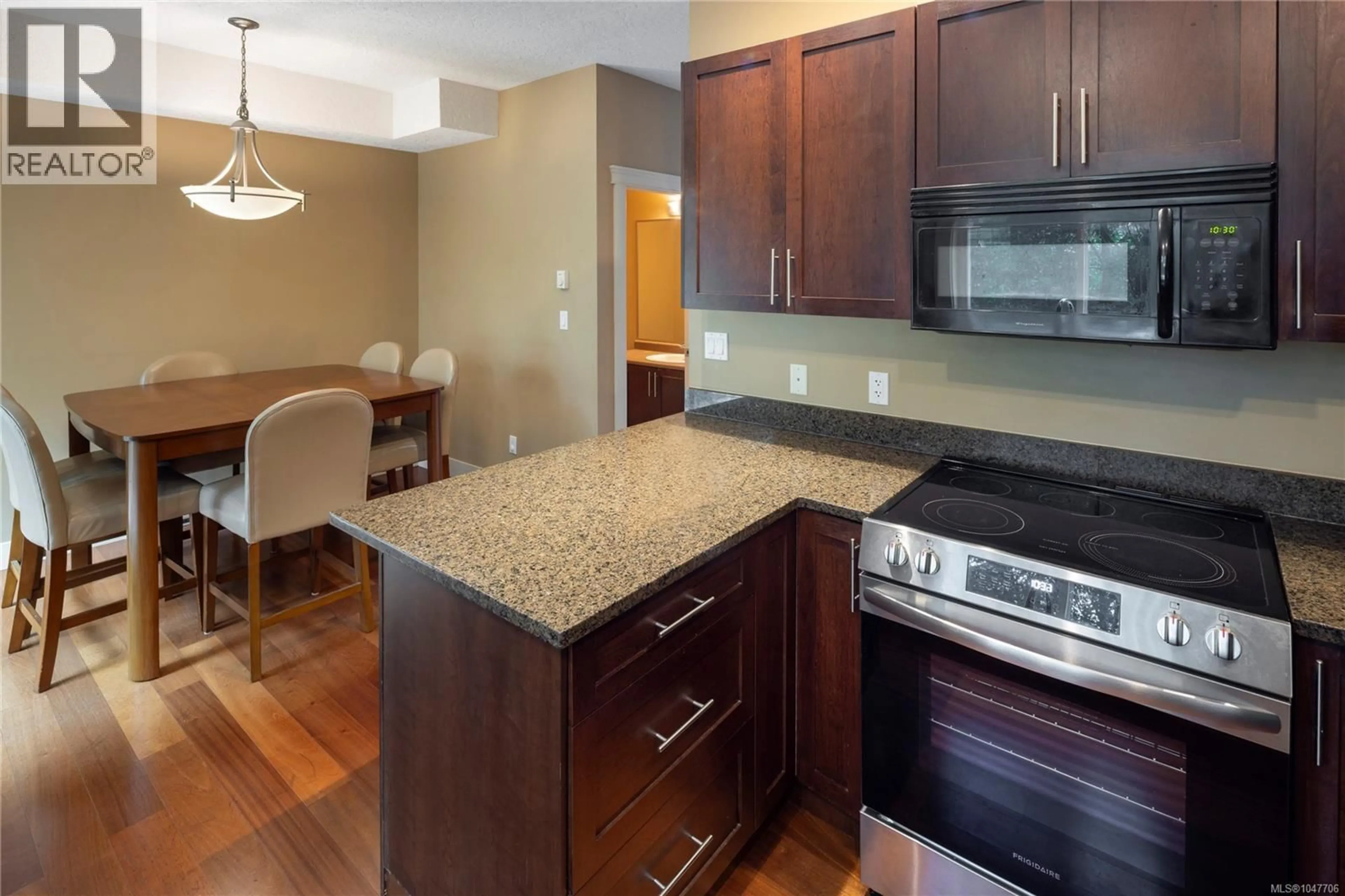 Open concept kitchen, unknown for 7 - 4289 WILKINSON ROAD, Saanich British Columbia V8Z0A7