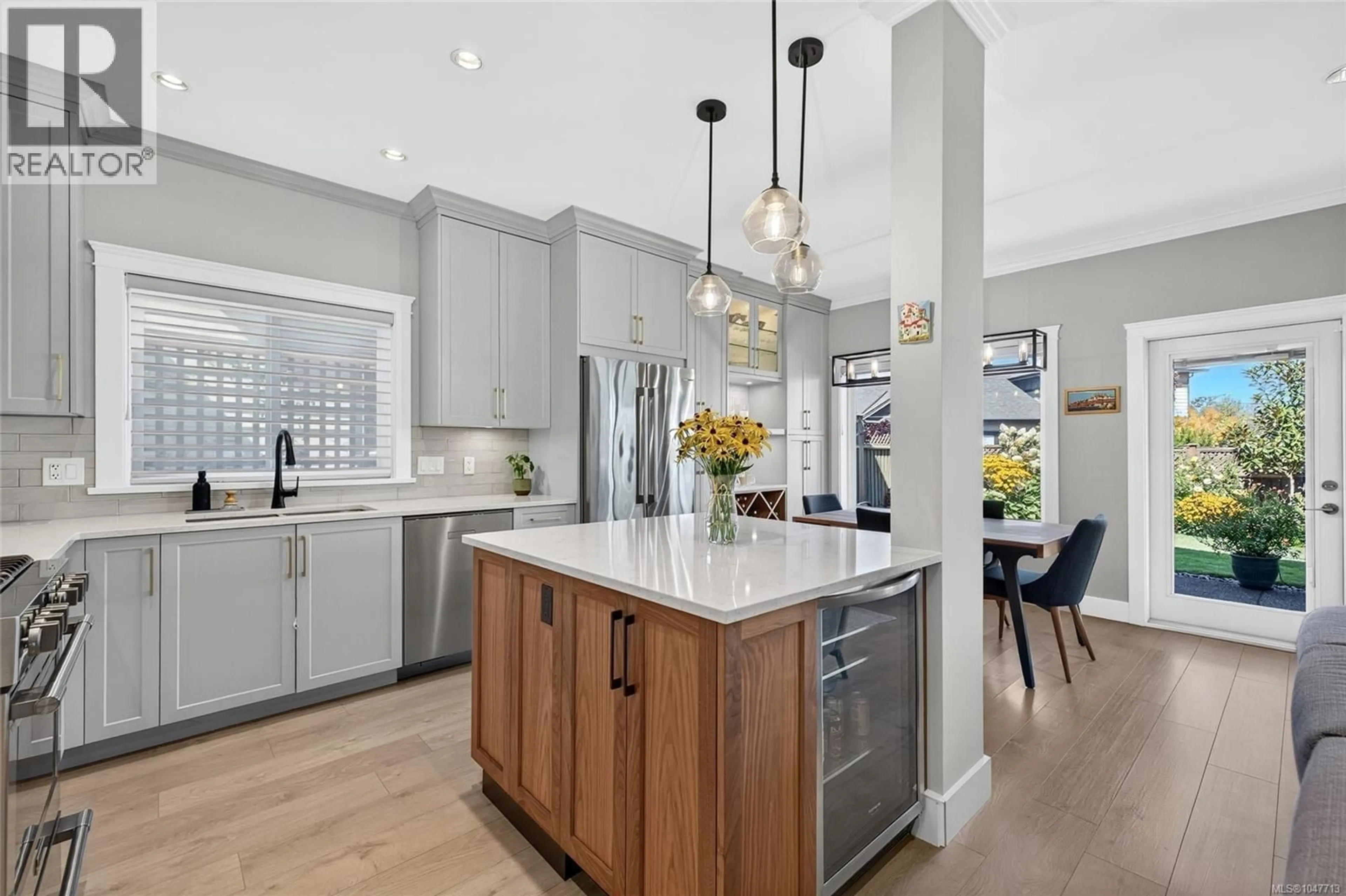 Open concept kitchen, unknown for 1972 BRACKMAN WAY, North Saanich British Columbia V8L0C2