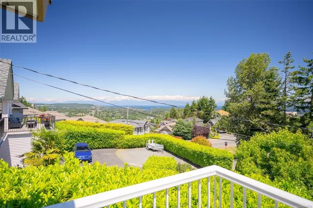 375 CARIBOO DRIVE, Nanaimo 2