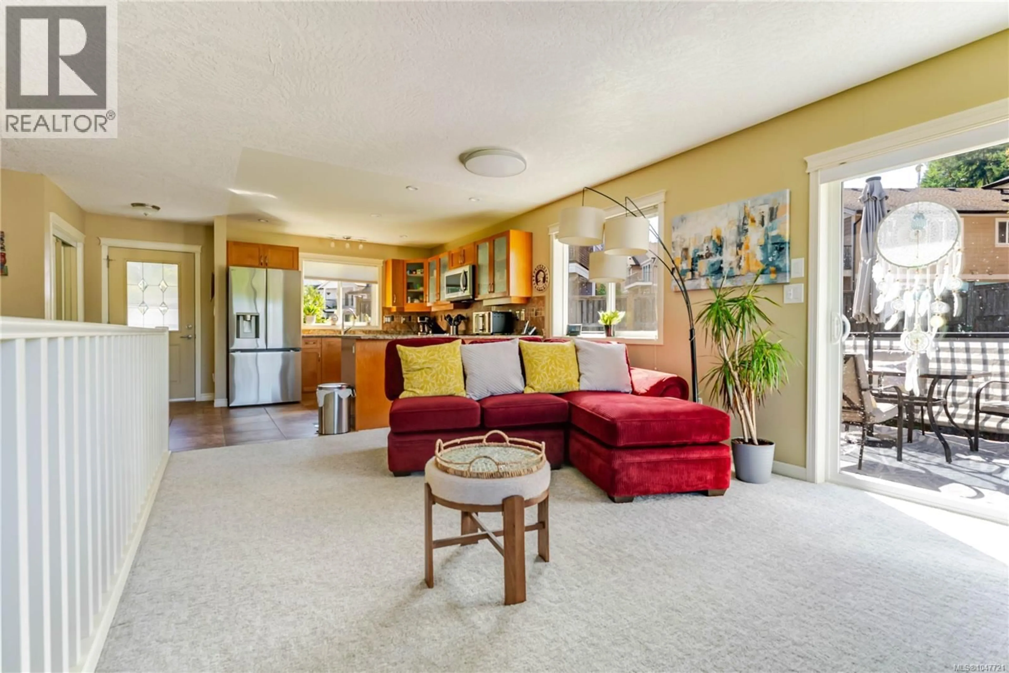 Living room with furniture, carpet floor for 1070 LISA CLOSE, Shawnigan Lake British Columbia V0R2W3