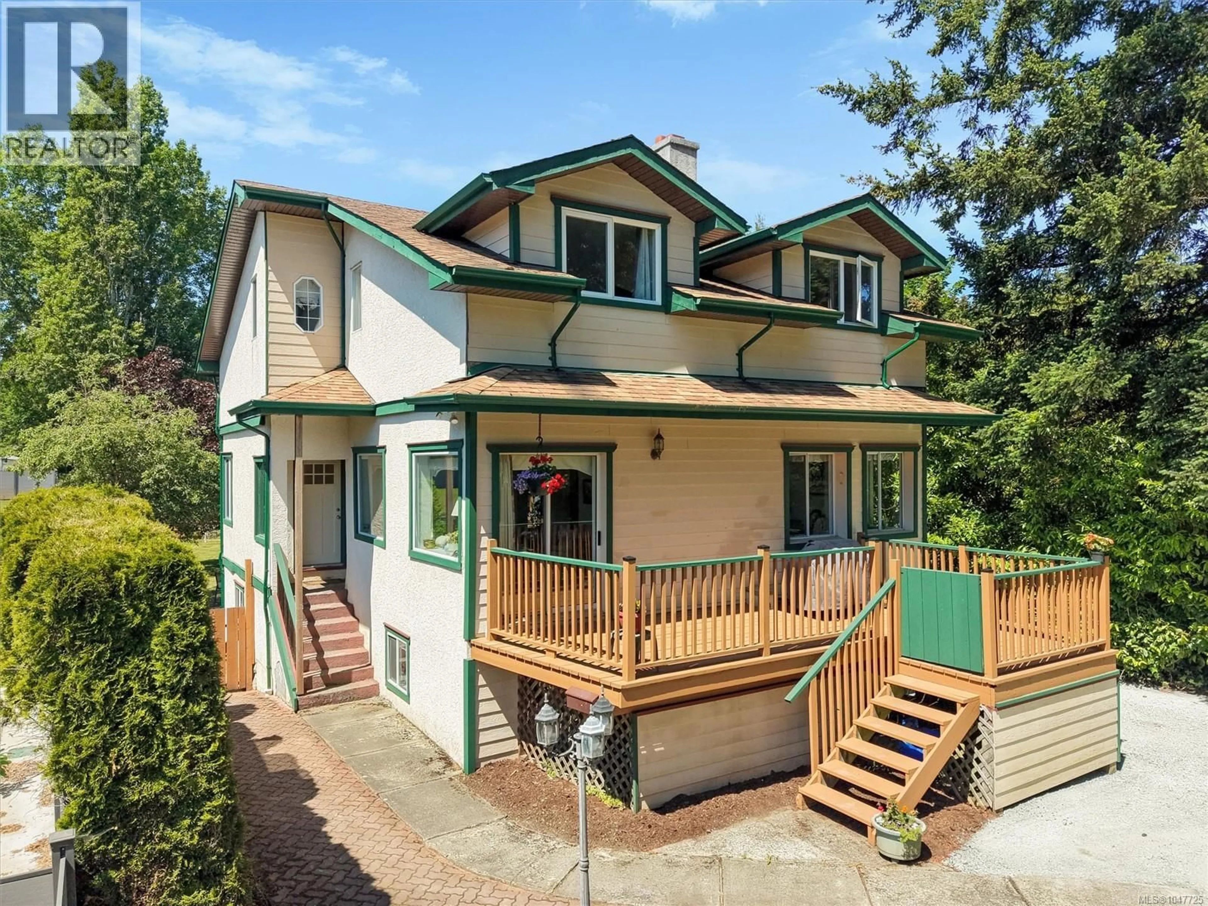 Home with vinyl exterior material, unknown for 9220 EAST SAANICH ROAD, North Saanich British Columbia V8L1H7