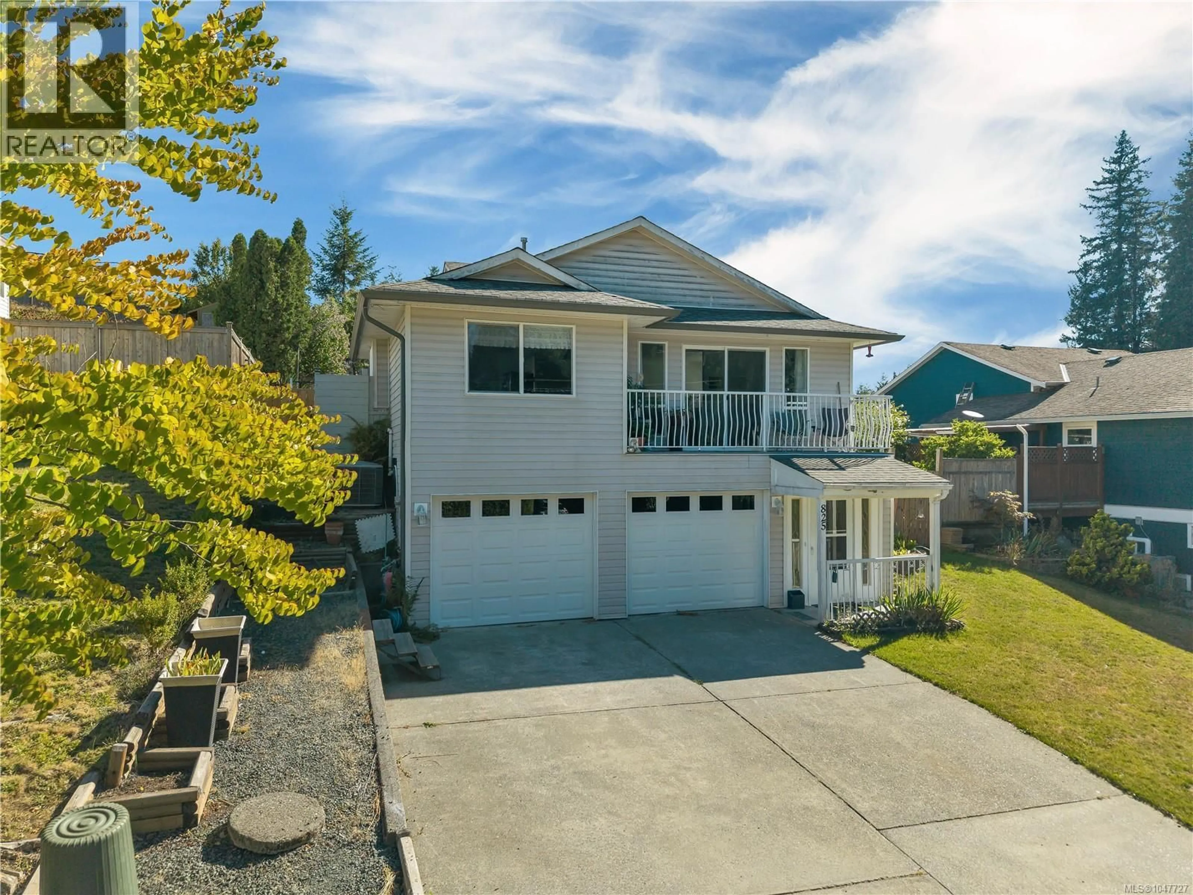 A pic from outside/outdoor area/front of a property/back of a property/a pic from drone, street for 825 PINECREST ROAD, Campbell River British Columbia V9W7N2