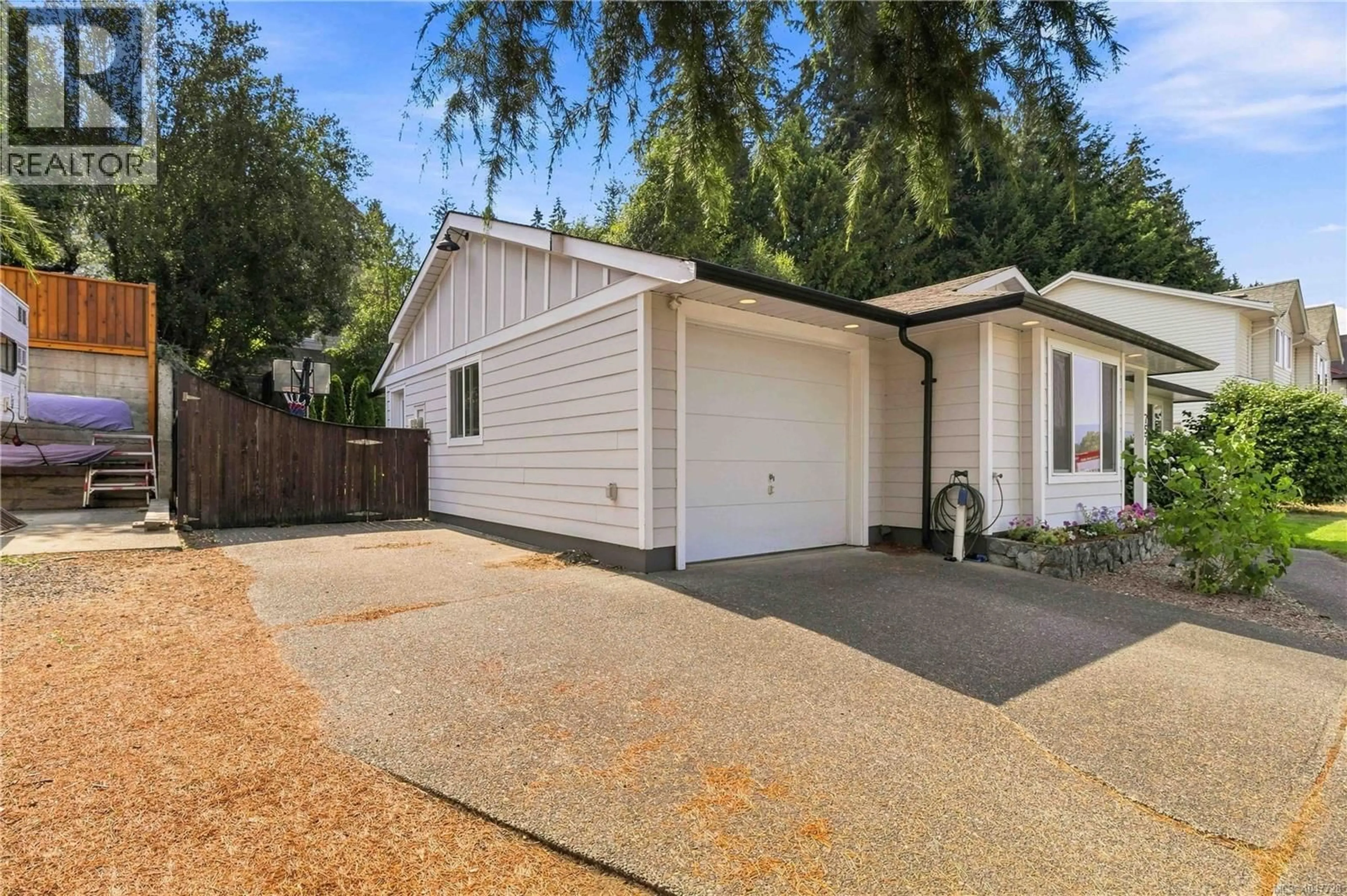 Home with vinyl exterior material, street for 757 CECIL BLOGG DRIVE, Colwood British Columbia V9B5N7