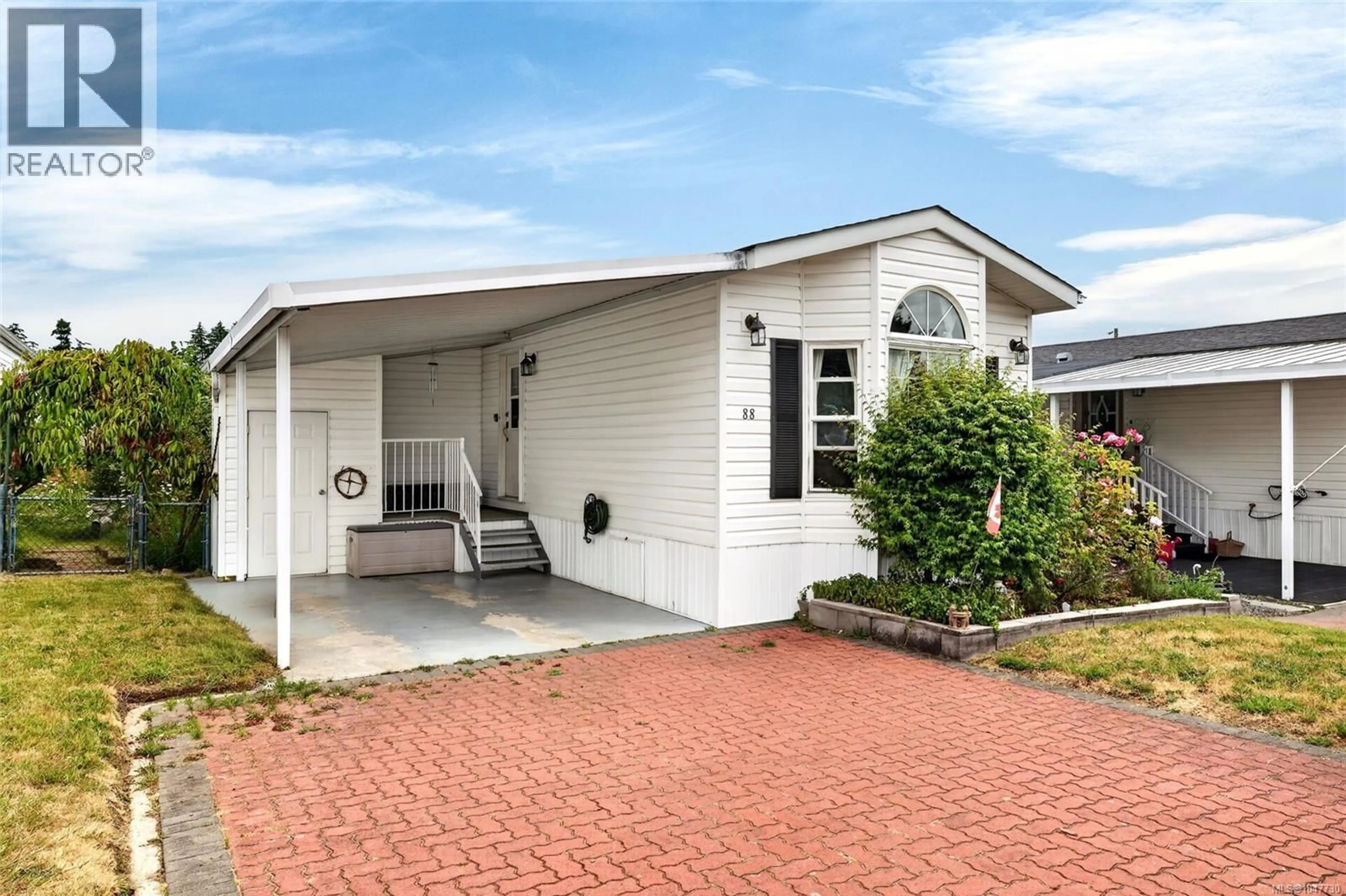 Home with vinyl exterior material, street for 88 - 7583 CENTRAL SAANICH ROAD, Central Saanich British Columbia V8M2B6