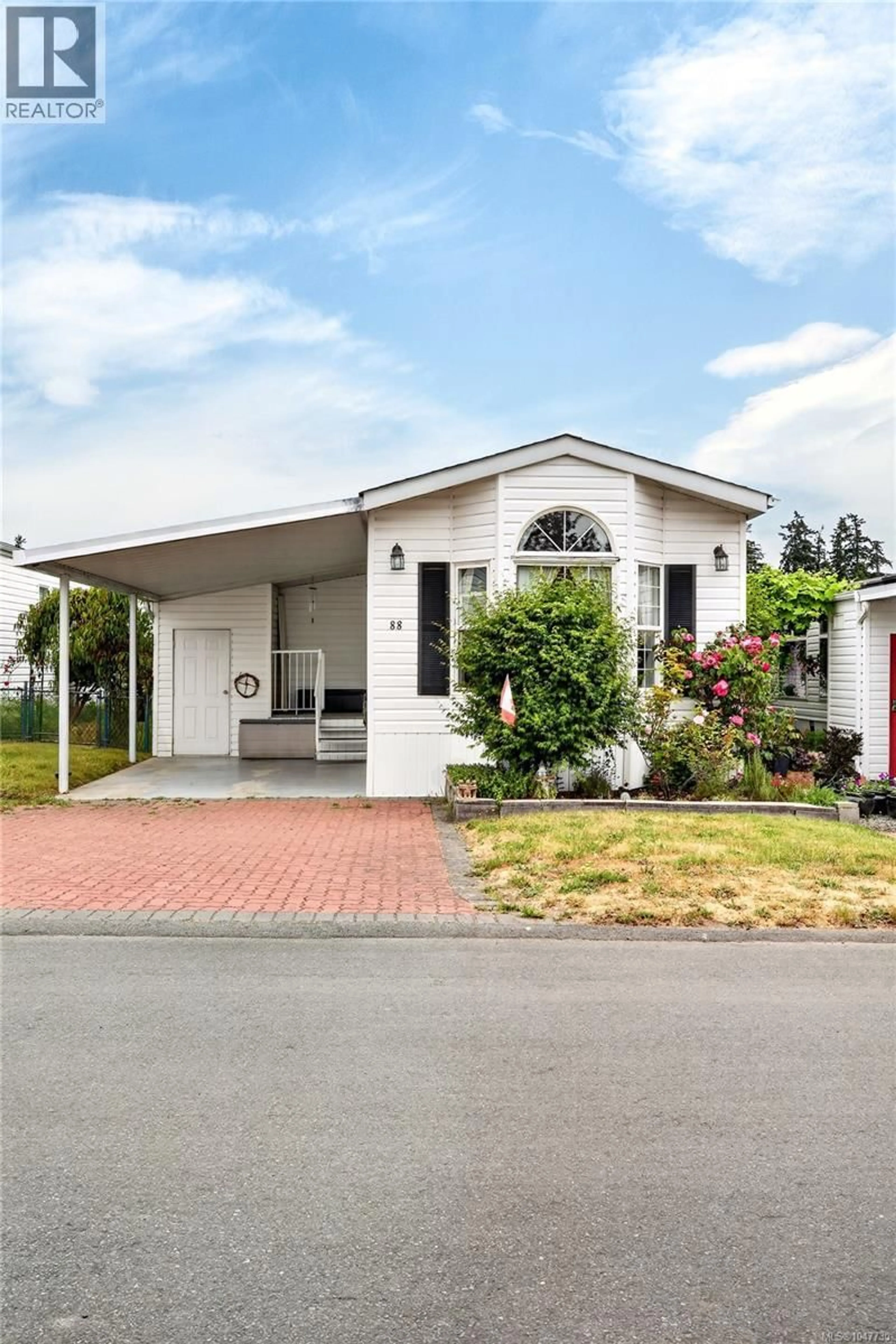 Home with vinyl exterior material, street for 88 - 7583 CENTRAL SAANICH ROAD, Central Saanich British Columbia V8M2B6