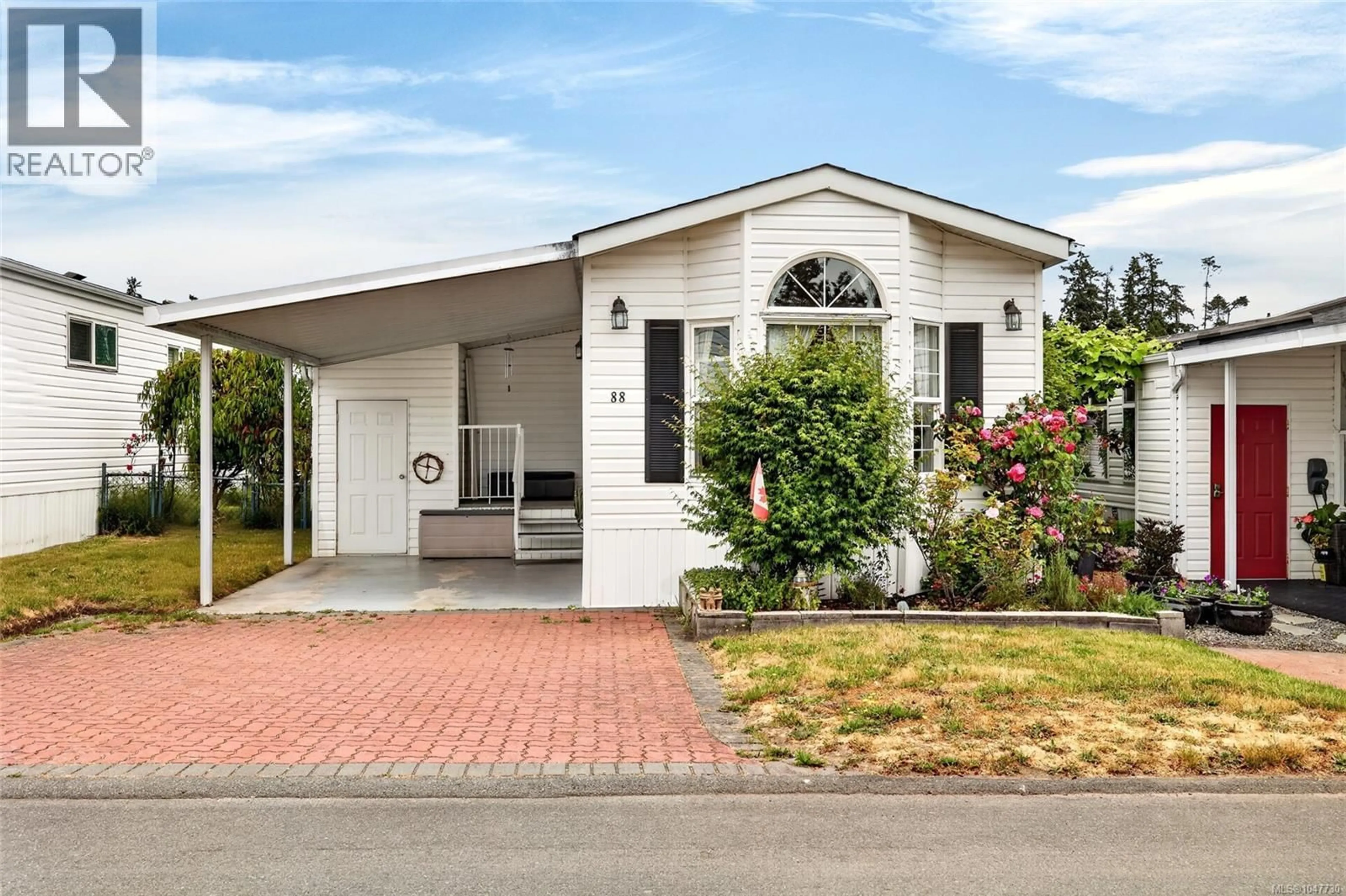 Home with vinyl exterior material, street for 88 - 7583 CENTRAL SAANICH ROAD, Central Saanich British Columbia V8M2B6