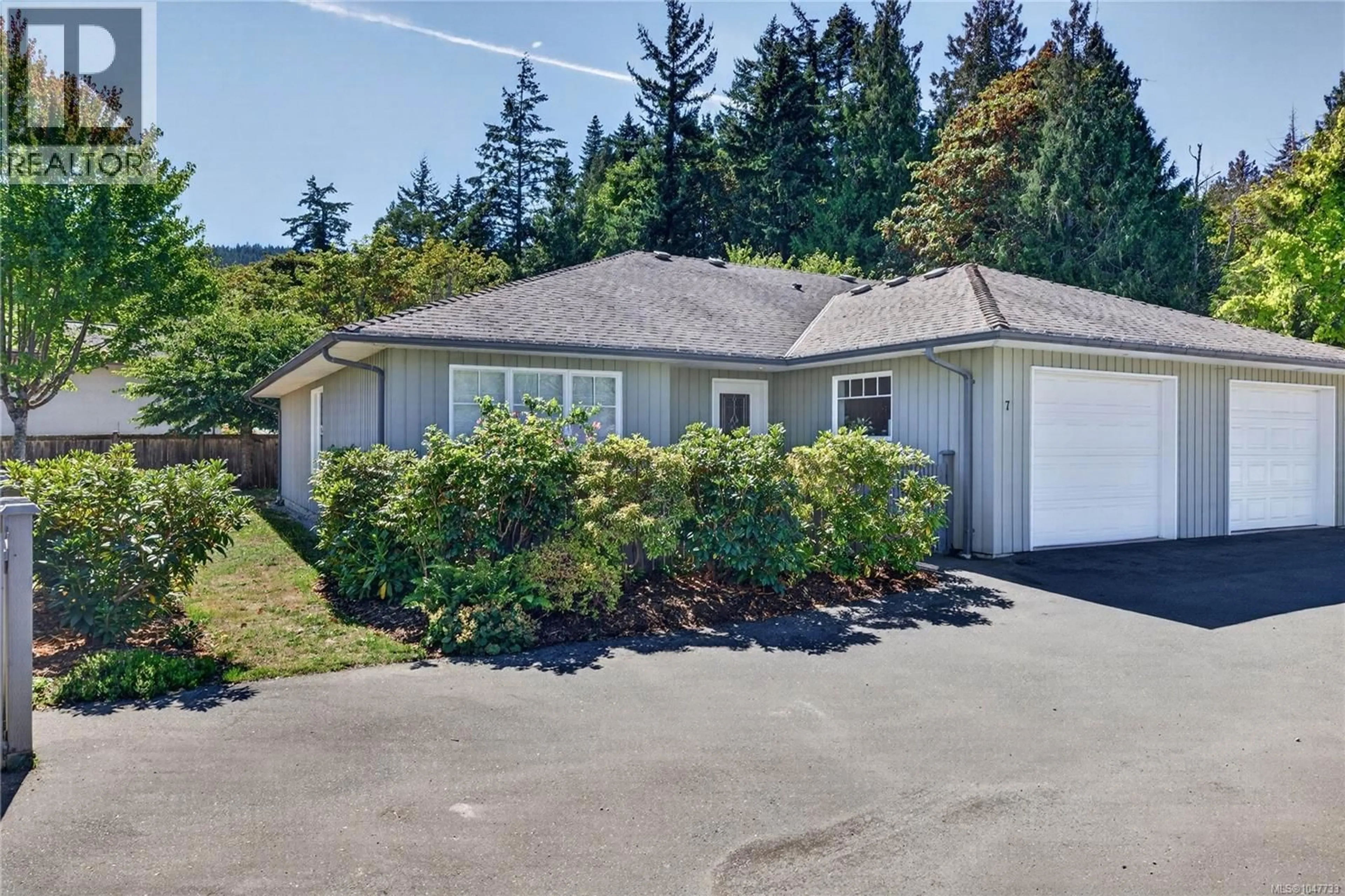 A pic from outside/outdoor area/front of a property/back of a property/a pic from drone, street for 7 - 235 PARK DRIVE, Salt Spring British Columbia V8K2R6