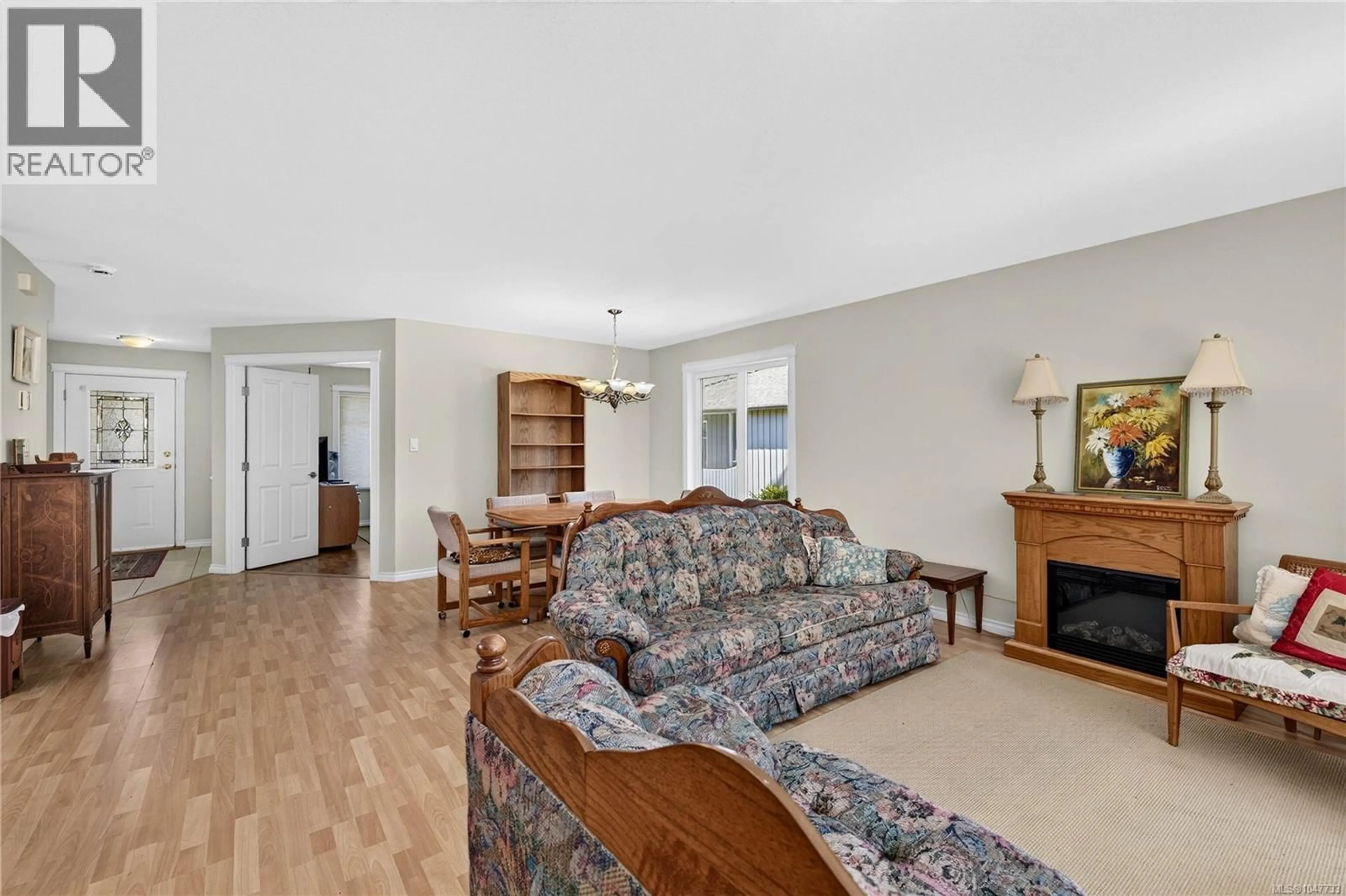 Living room with furniture, unknown for 7 - 235 PARK DRIVE, Salt Spring British Columbia V8K2R6