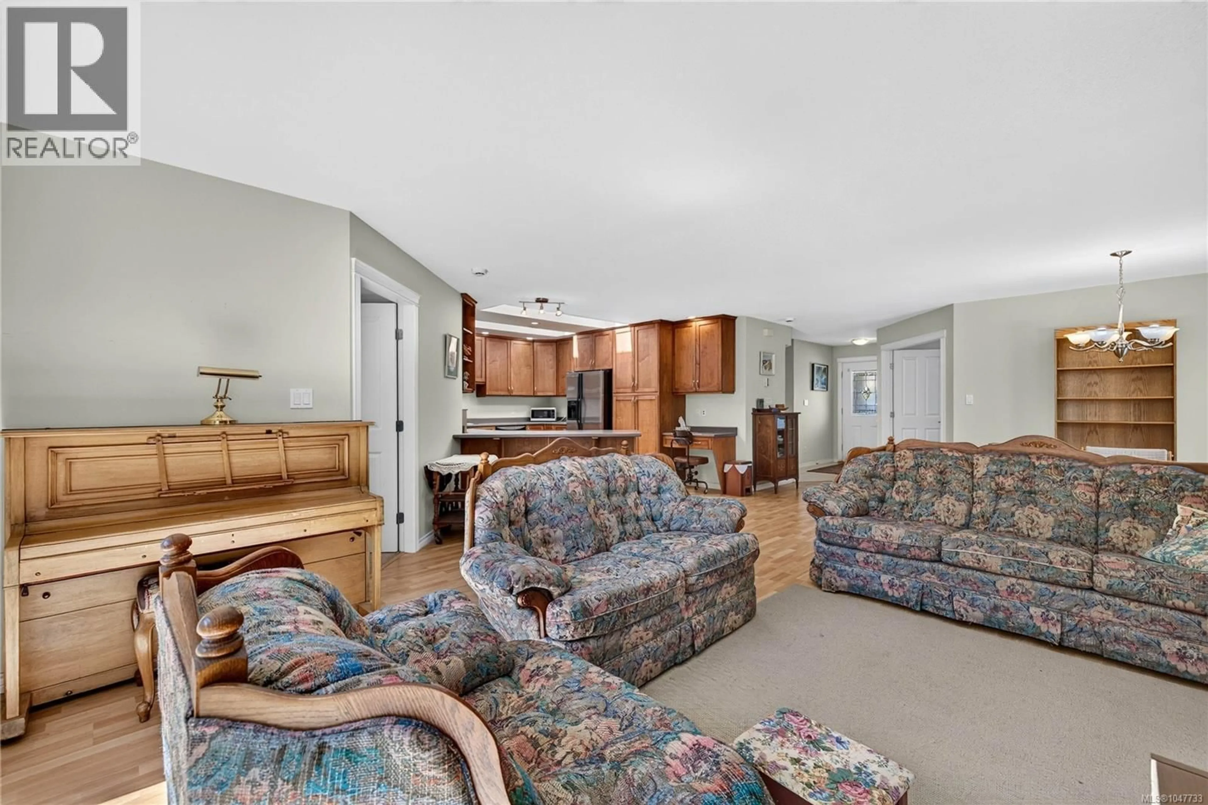 Living room with furniture, unknown for 7 - 235 PARK DRIVE, Salt Spring British Columbia V8K2R6