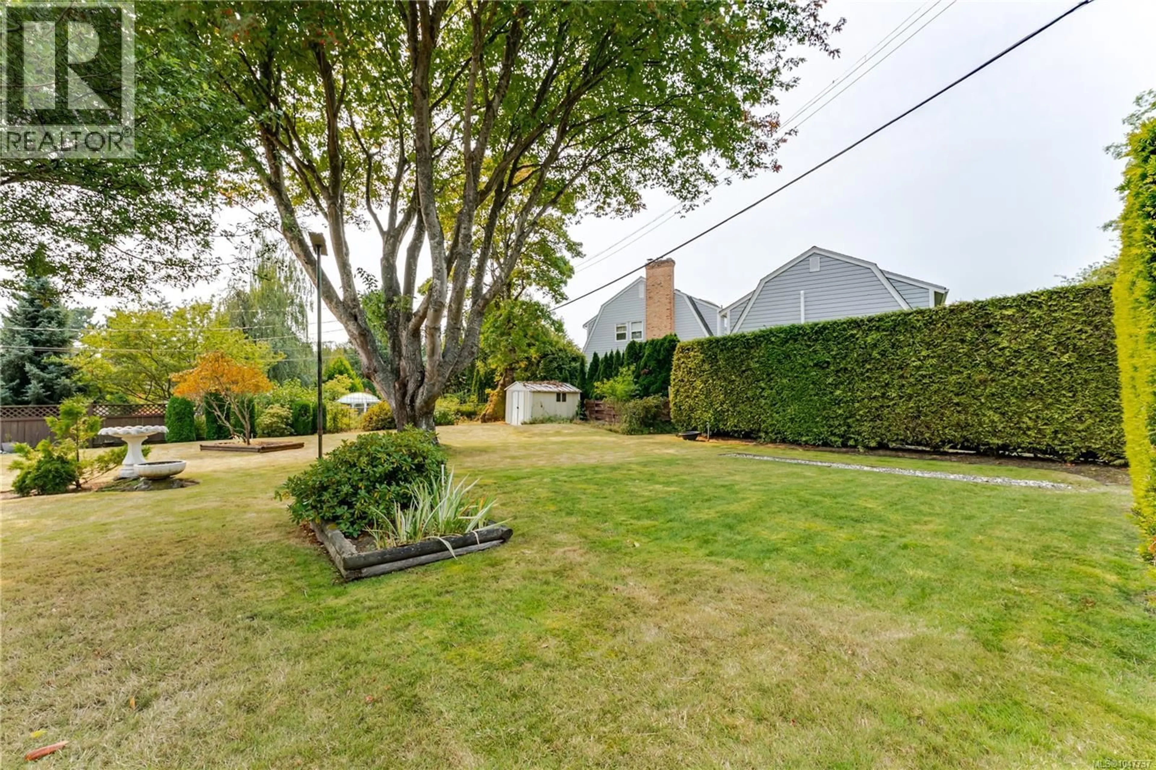 Patio, street for 3278 HENDERSON ROAD, Oak Bay British Columbia V8P5A6