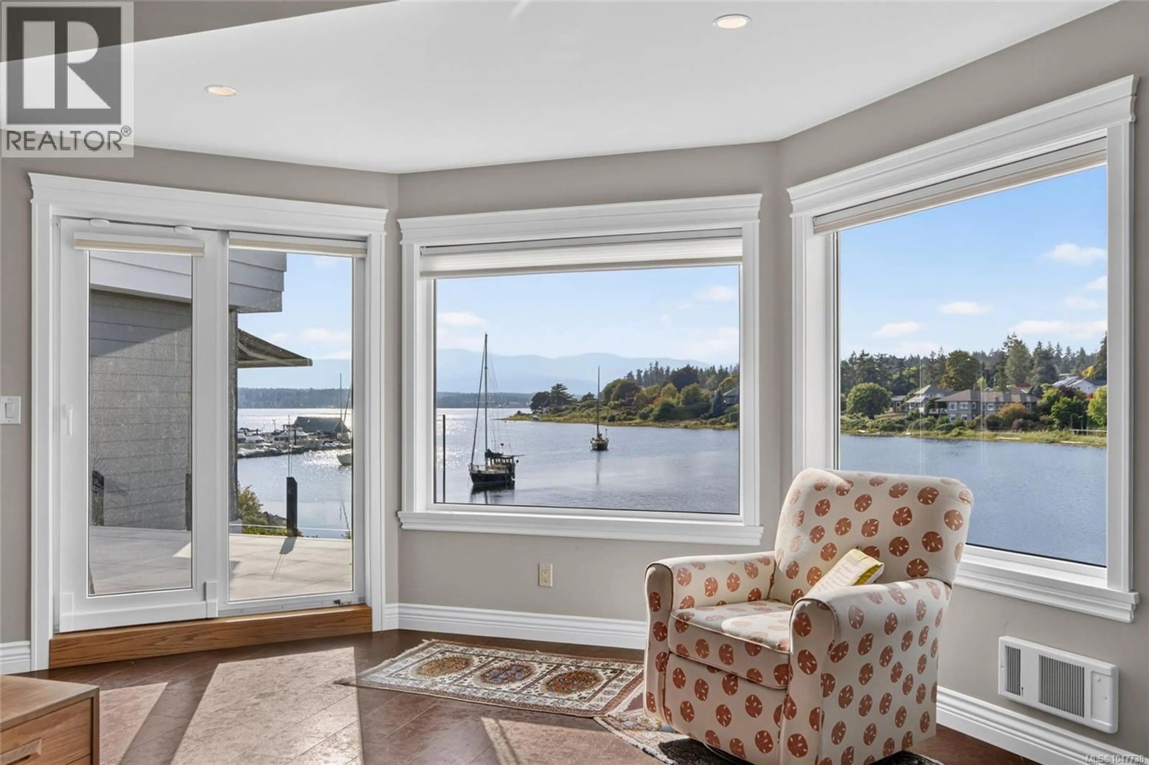 Living room with furniture, unknown for 118 - 1807 BEAUFORT AVENUE, Comox British Columbia V9M1R9