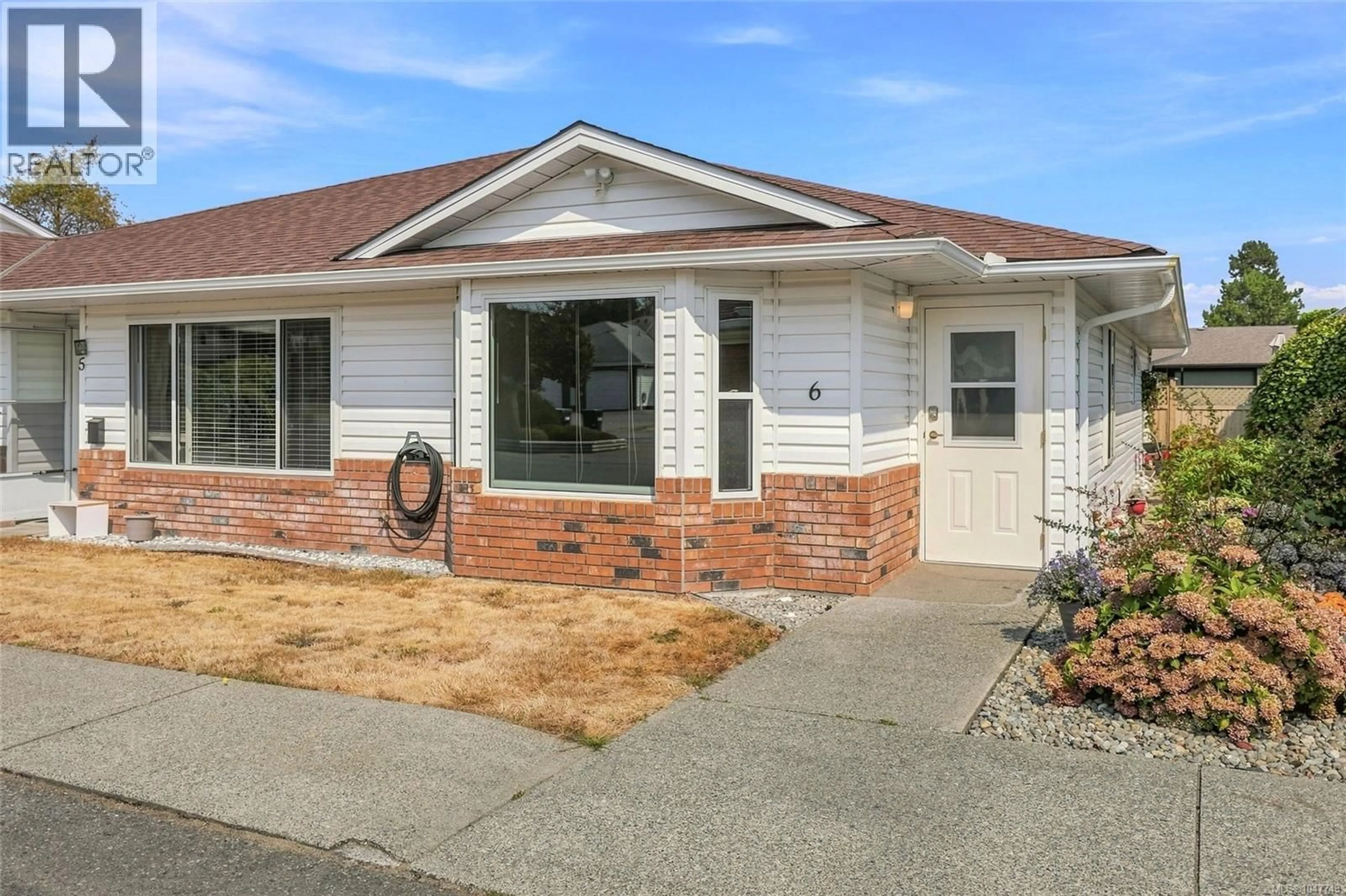 Home with vinyl exterior material, street for 6 - 441 HARNISH AVENUE, Parksville British Columbia V9P2J9
