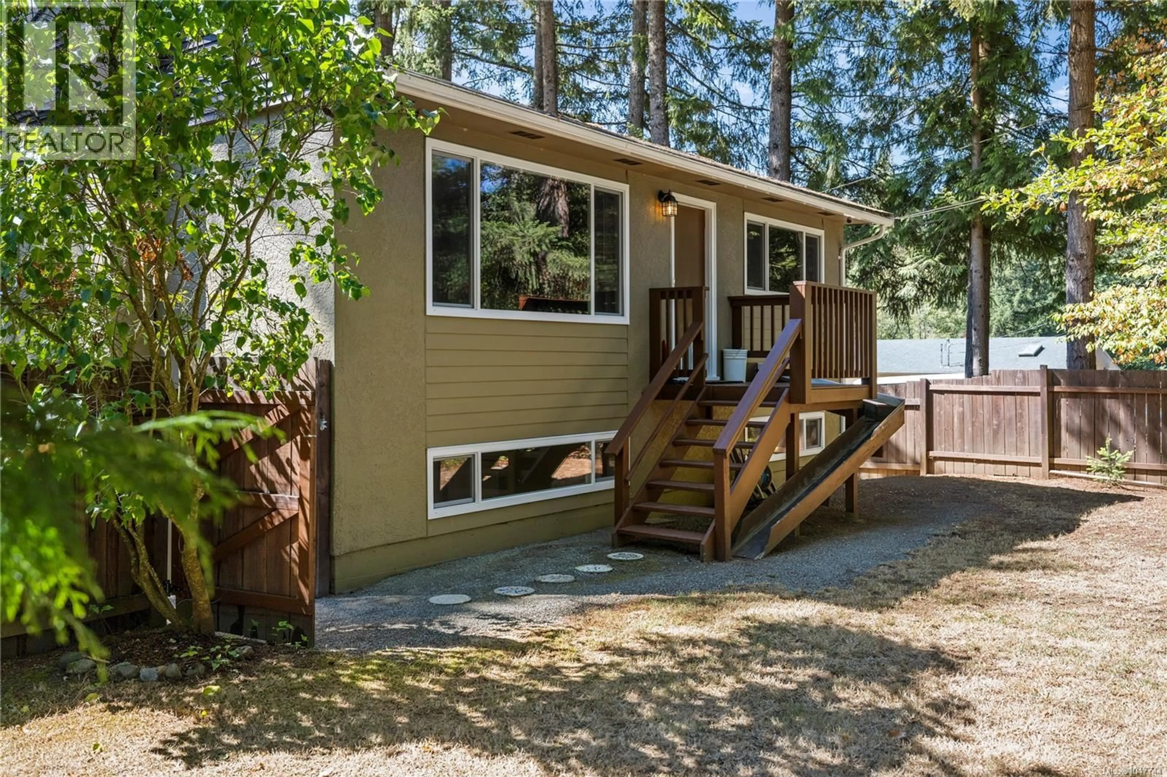 Home with vinyl exterior material, water/lake/river/ocean view for 2301 JINGLE POT ROAD, Nanaimo British Columbia V9R6W2