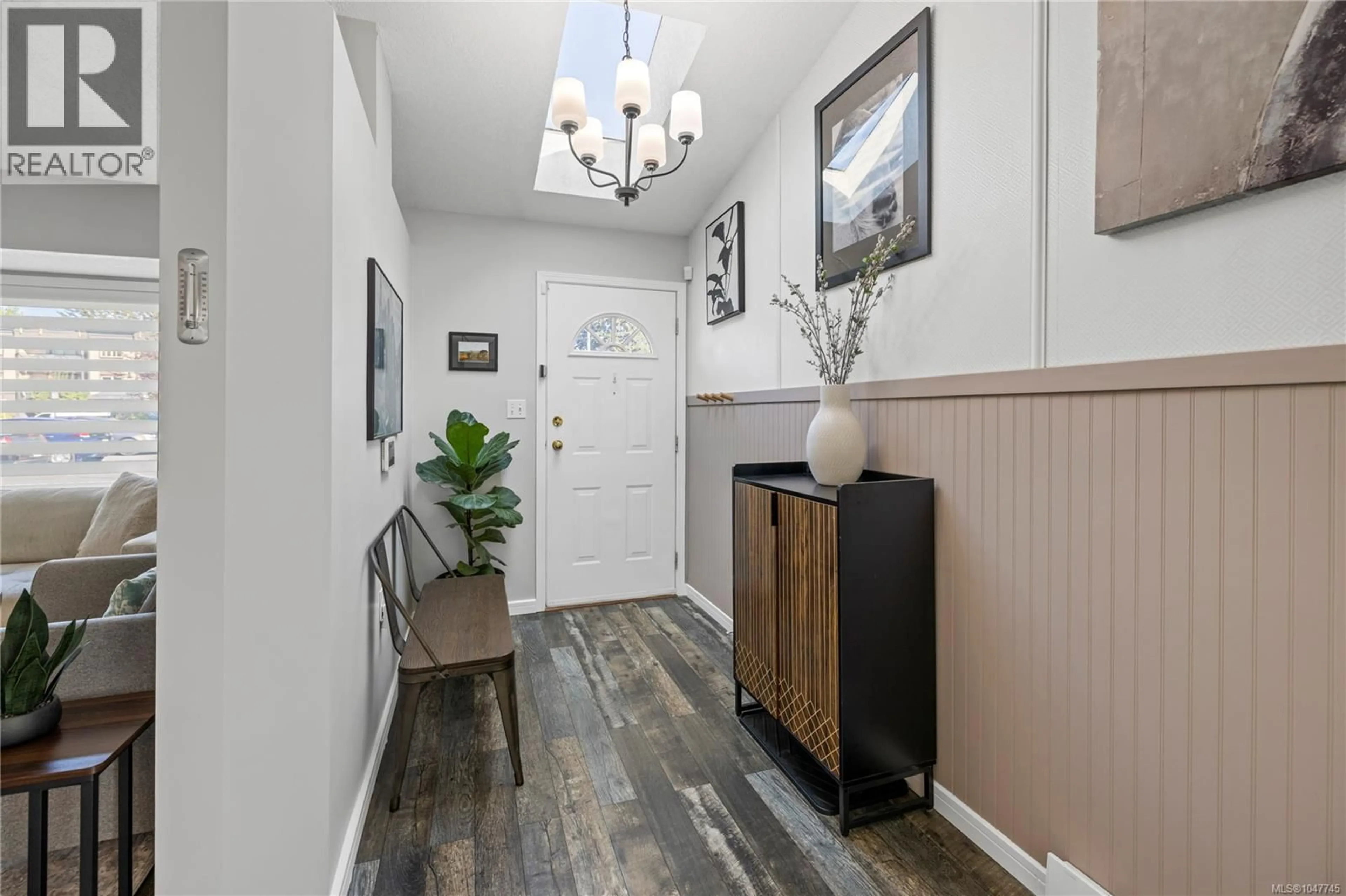 Indoor entryway for 9 - 1623 CASPERS WAY, Nanaimo British Columbia V9S1K2