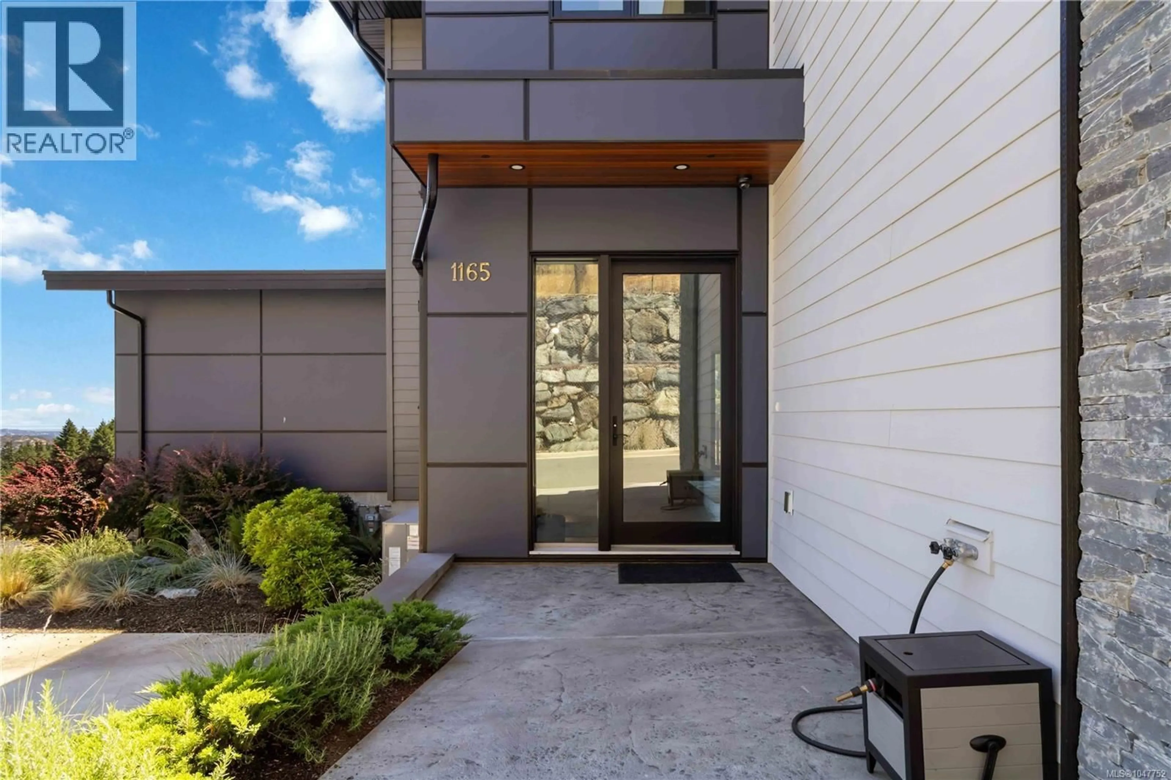 Indoor entryway for 1165 SPIRIT COURT, Langford British Columbia V9B0B5