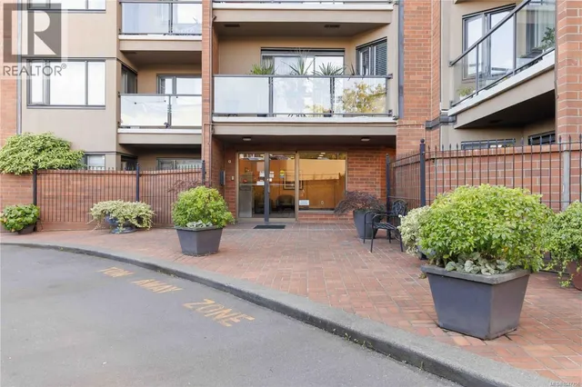 405 - 103 GORGE ROAD EAST, Victoria 3