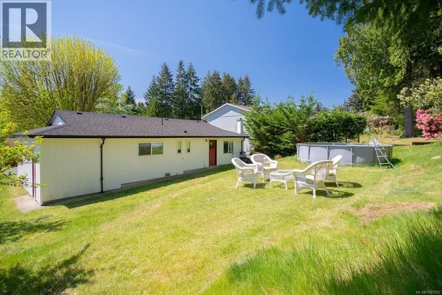 3716 HOWDEN DRIVE, Nanaimo 2