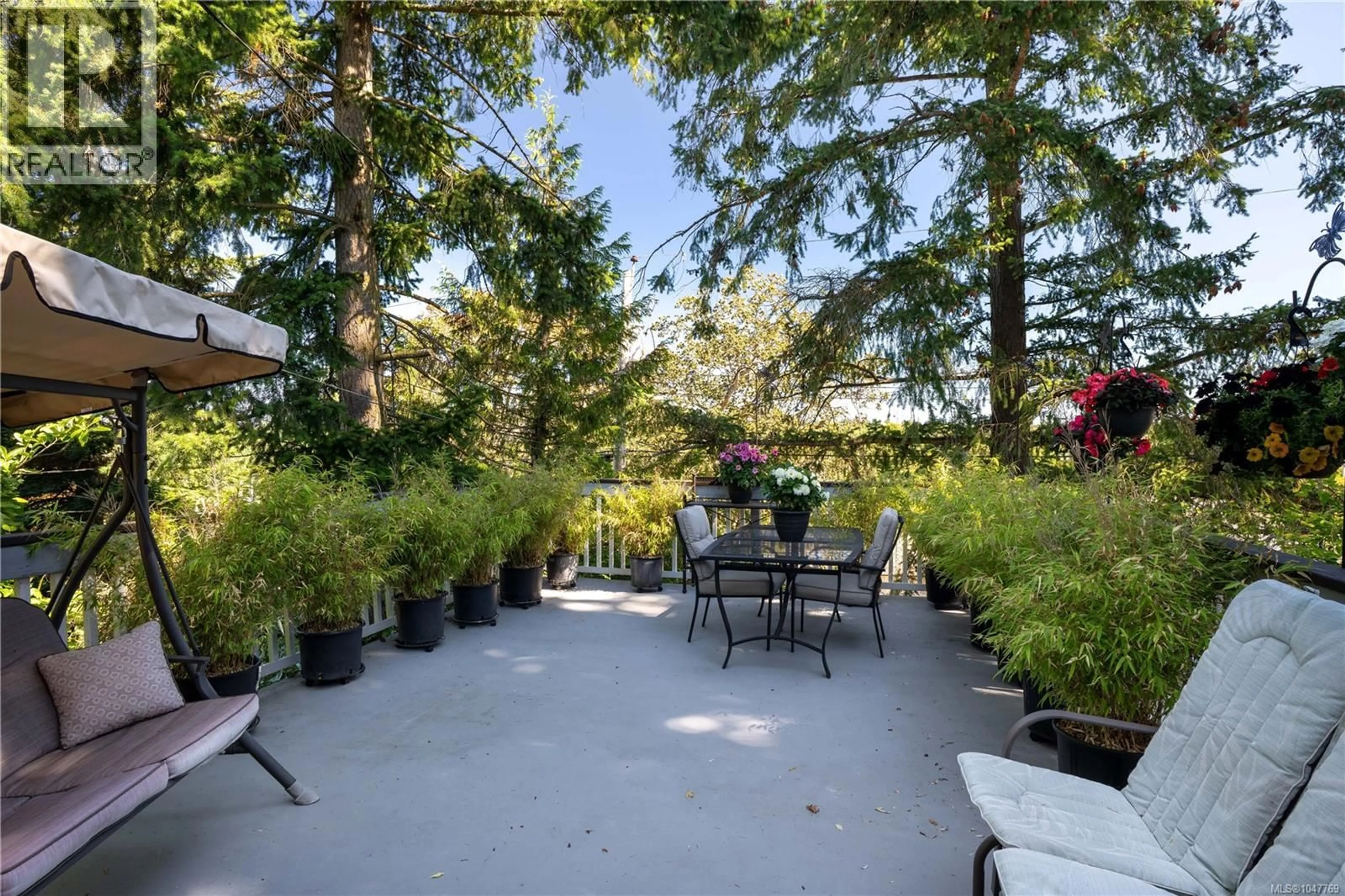 Patio, forest/trees view for 3870 ROWLAND AVENUE, Saanich British Columbia V8Z1Y1