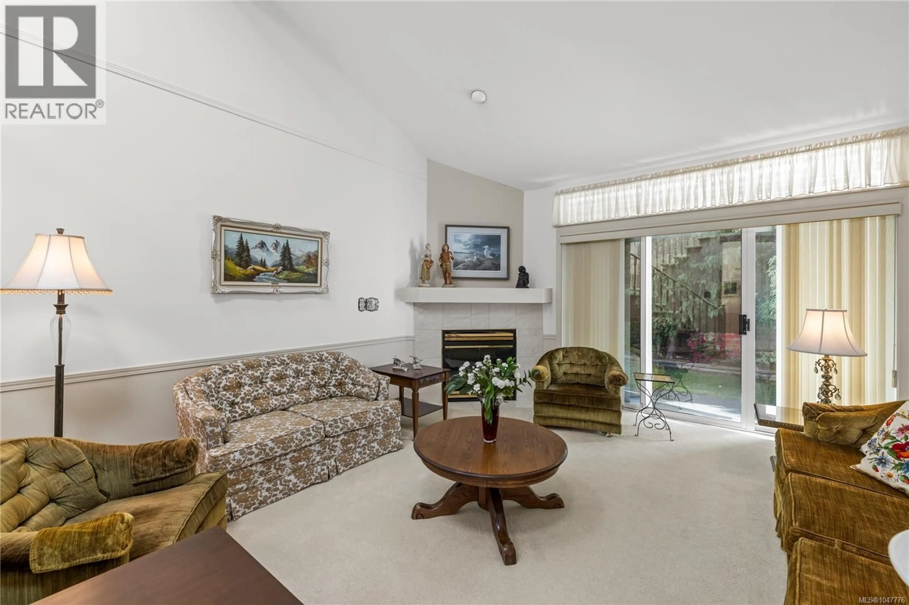 Living room with furniture, unknown for 128 OCEAN WALK DRIVE, Nanaimo British Columbia V9V1N2