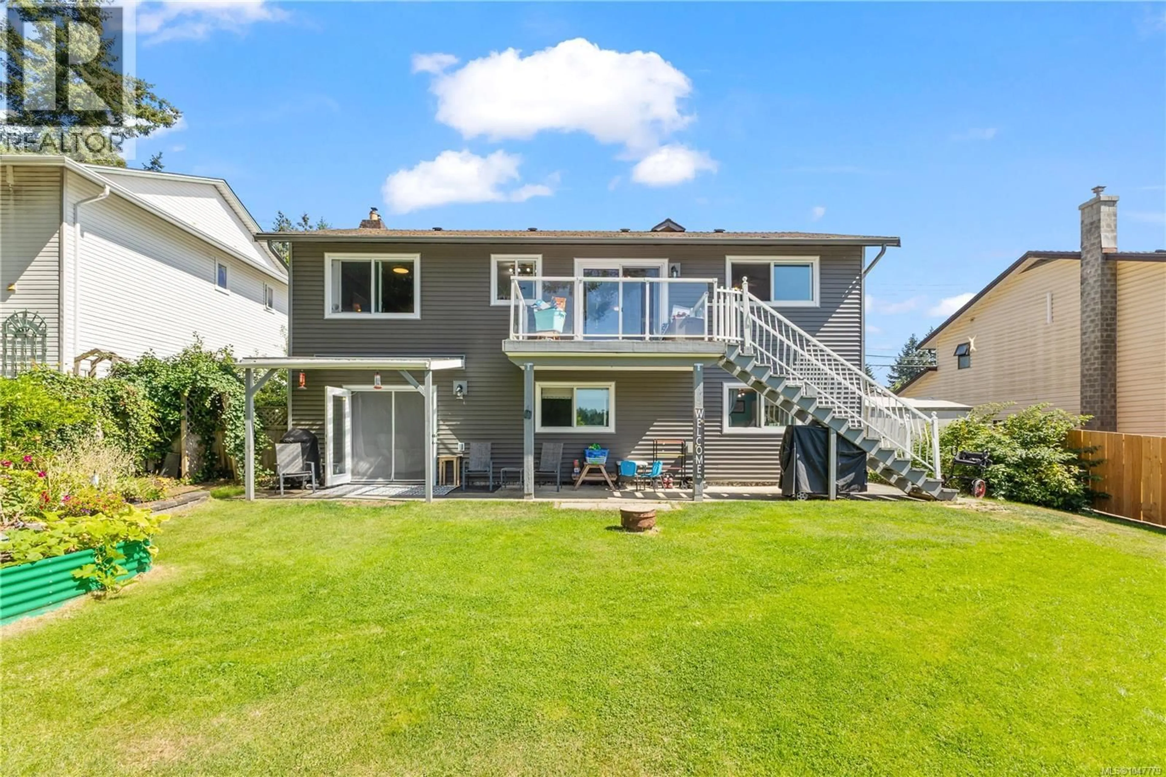 Home with vinyl exterior material, water/lake/river/ocean view for 848 SUPERIOR DRIVE, Campbell River British Columbia V9W7H3
