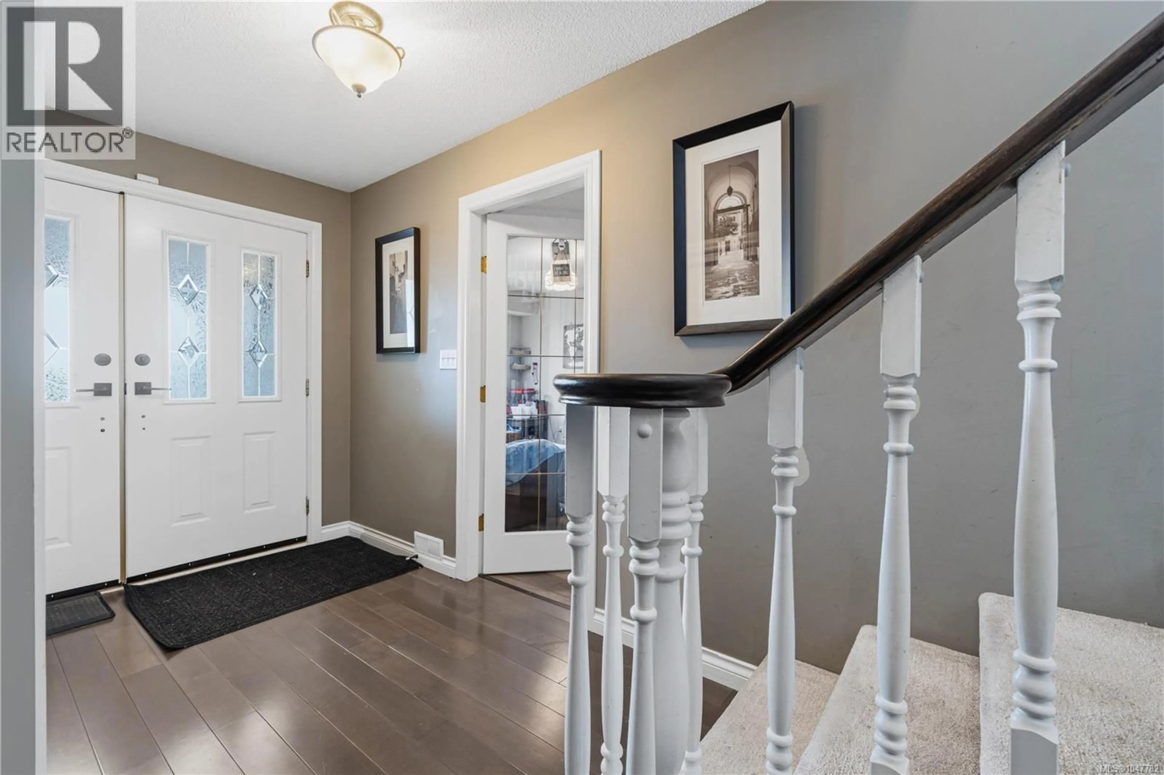 Indoor entryway for 217 TAHOE AVENUE, Nanaimo British Columbia V9R6S2