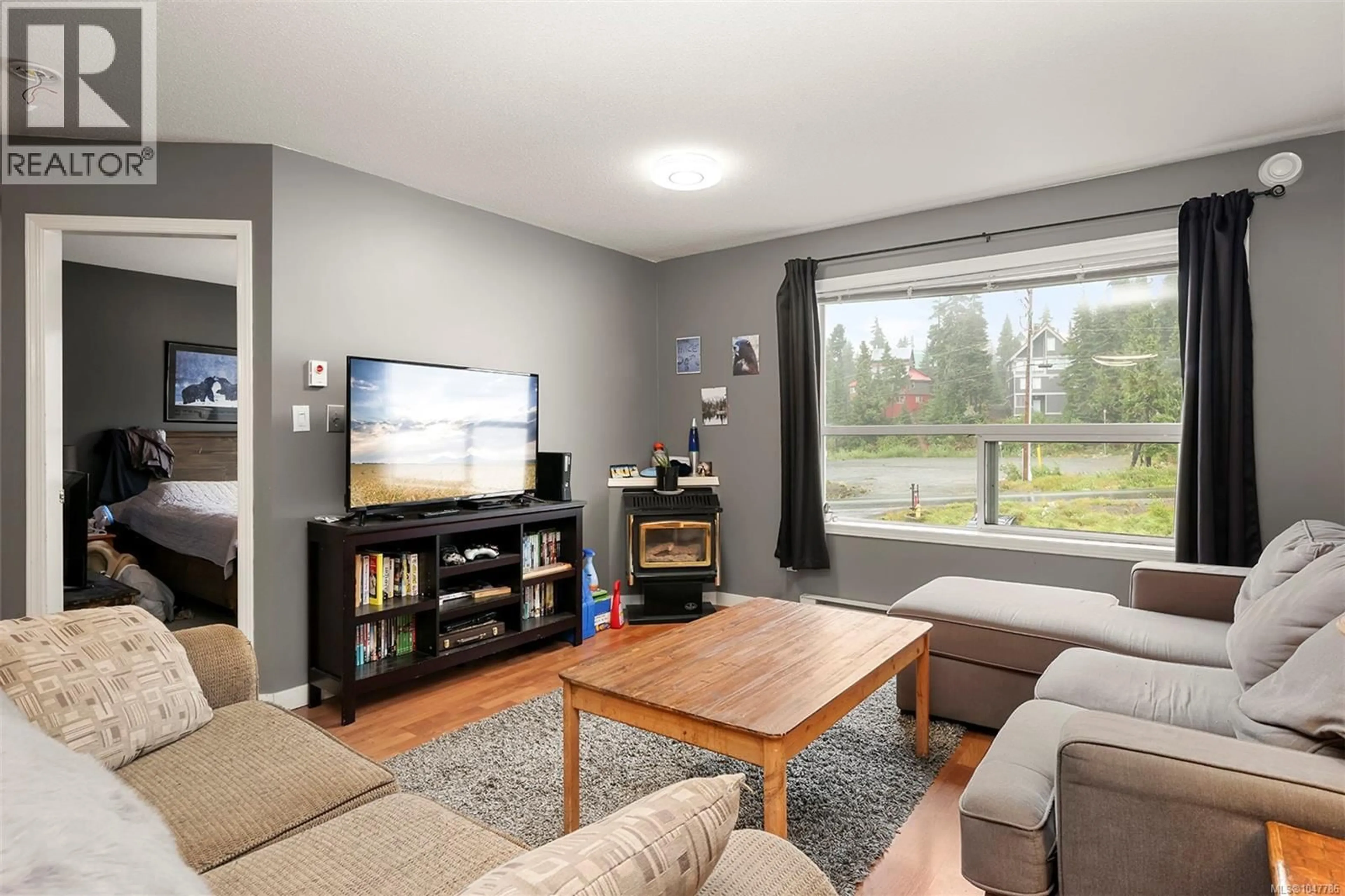 Living room with furniture, unknown for 205 - 1105 HENRY ROAD, Courtenay British Columbia V9J1L0