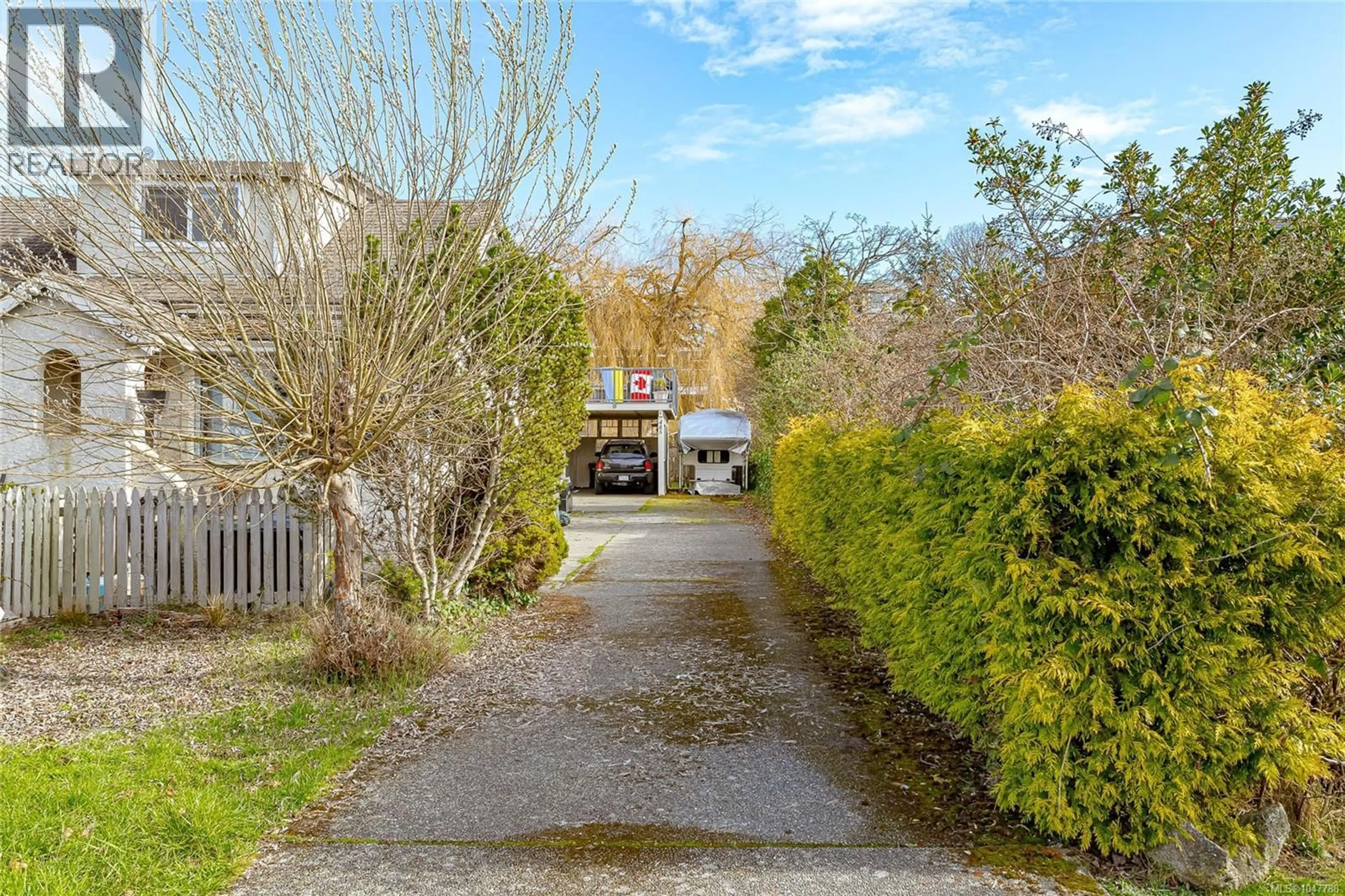 A pic from outside/outdoor area/front of a property/back of a property/a pic from drone, street for 485 STURDEE STREET, Esquimalt British Columbia V9A6R2