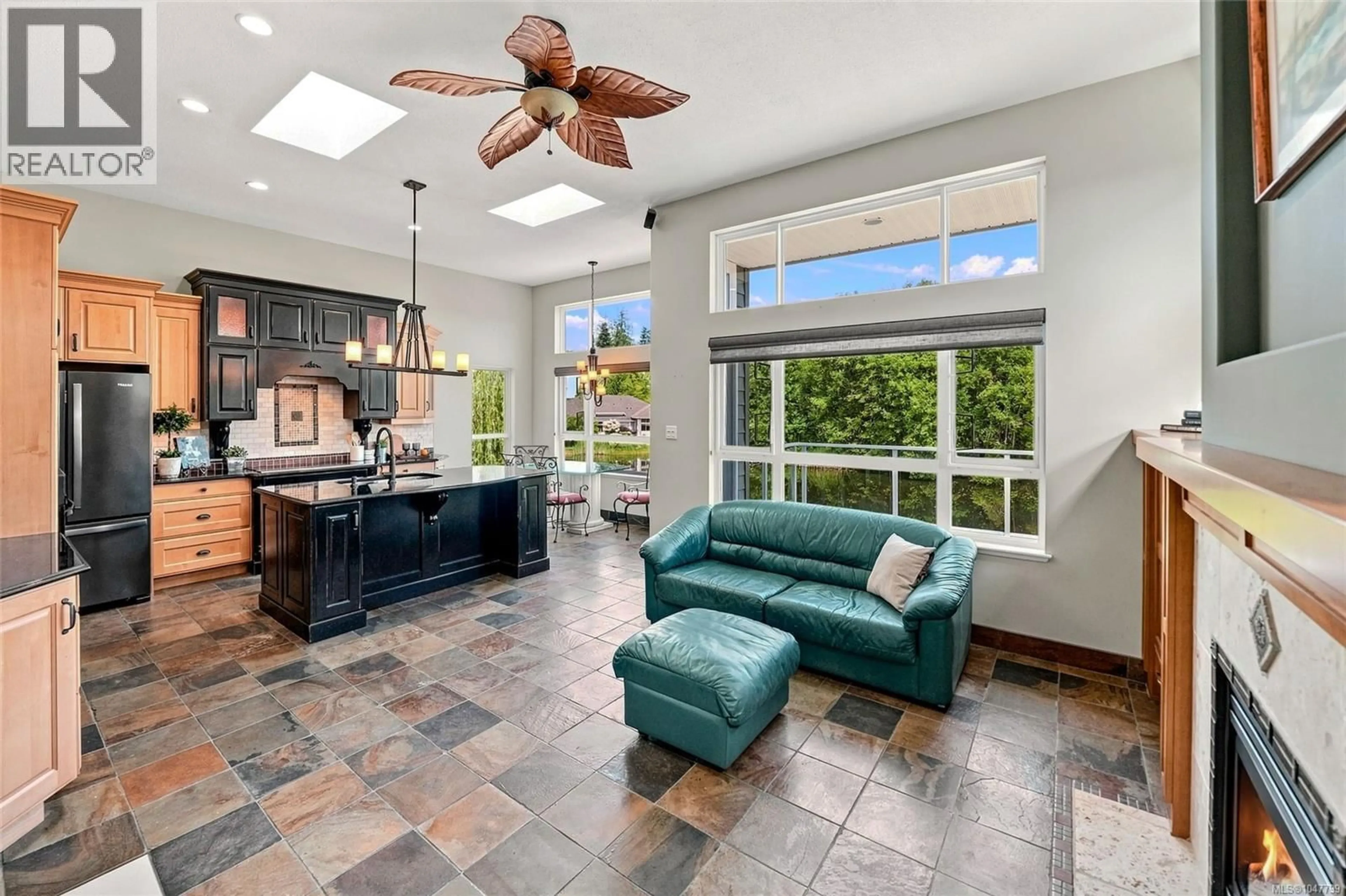 Open concept kitchen, ceramic/tile floor for 1391 SATURNA DRIVE, Parksville British Columbia V9P2Y1