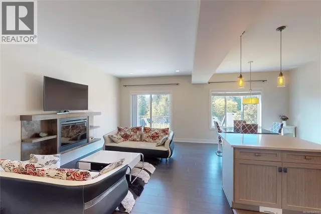 1262 BOMBARDIER CRESCENT, Langford 3