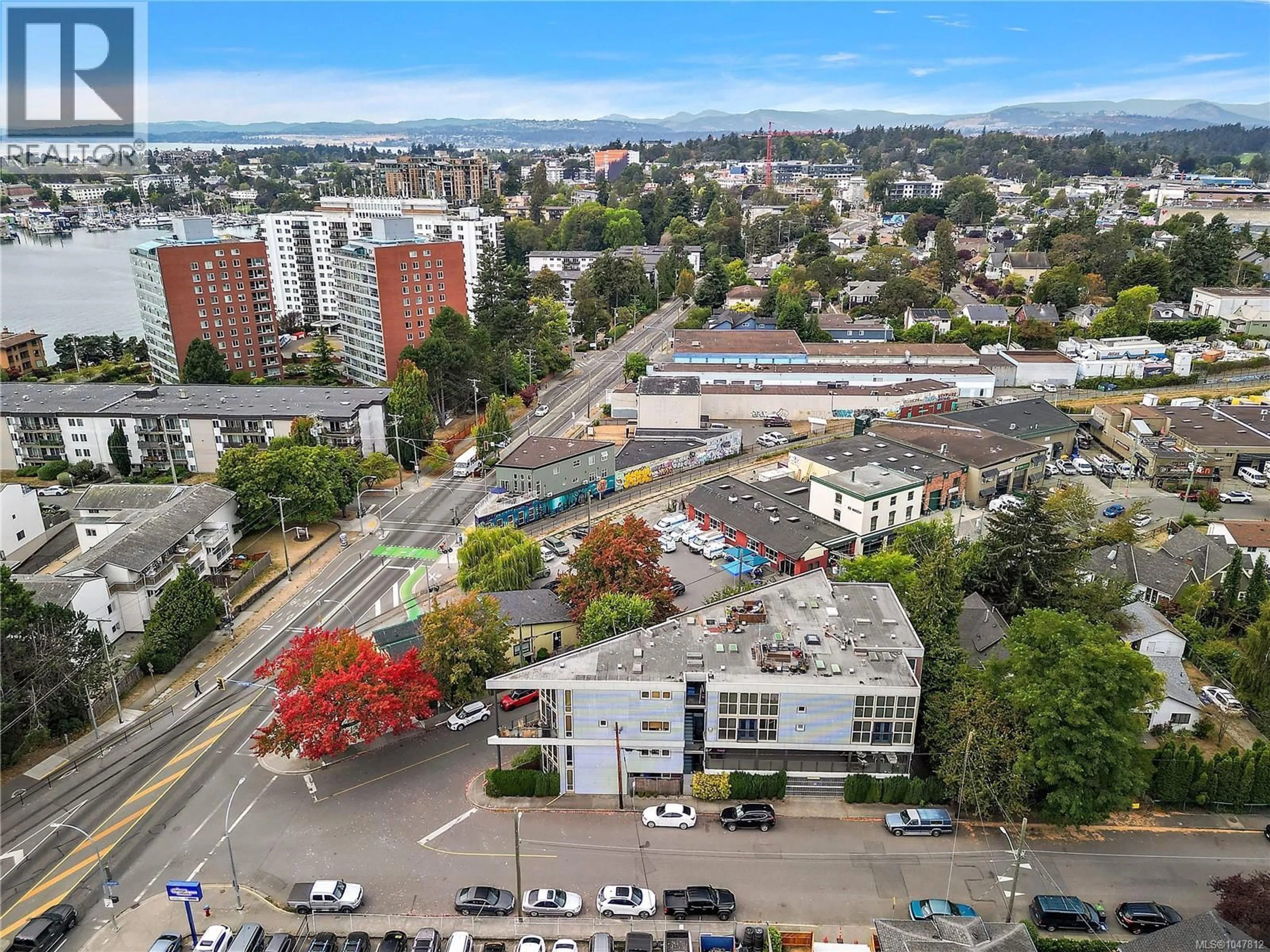 A pic from outside/outdoor area/front of a property/back of a property/a pic from drone, city buildings view from balcony for 7 - 407 WILLIAM STREET, Victoria British Columbia V8S2P5