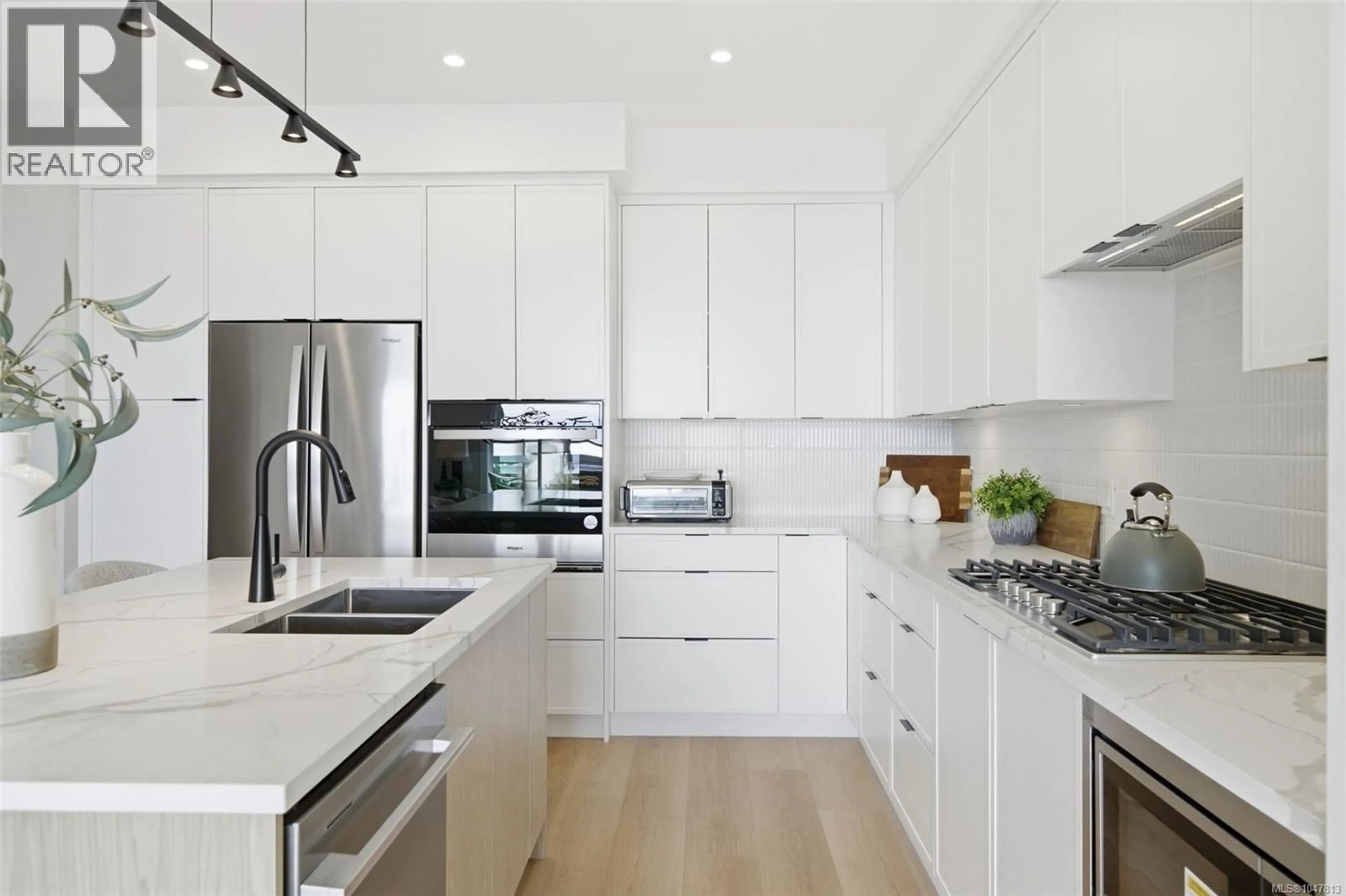 Contemporary kitchen, unknown for 401 - 1810 SELENITE PLACE, Langford British Columbia V9B7E2