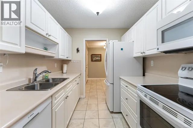 407 - 2125 OAK BAY AVENUE, Oak Bay 3