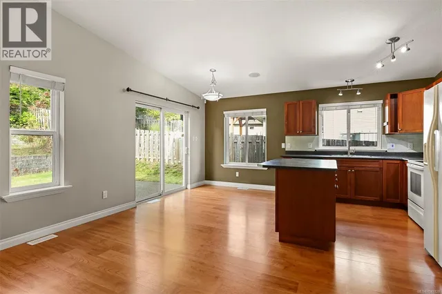 2717 KENDAL AVENUE, Cumberland 5