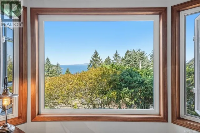 3141 SWALLOW CRESCENT, Nanoose Bay 2