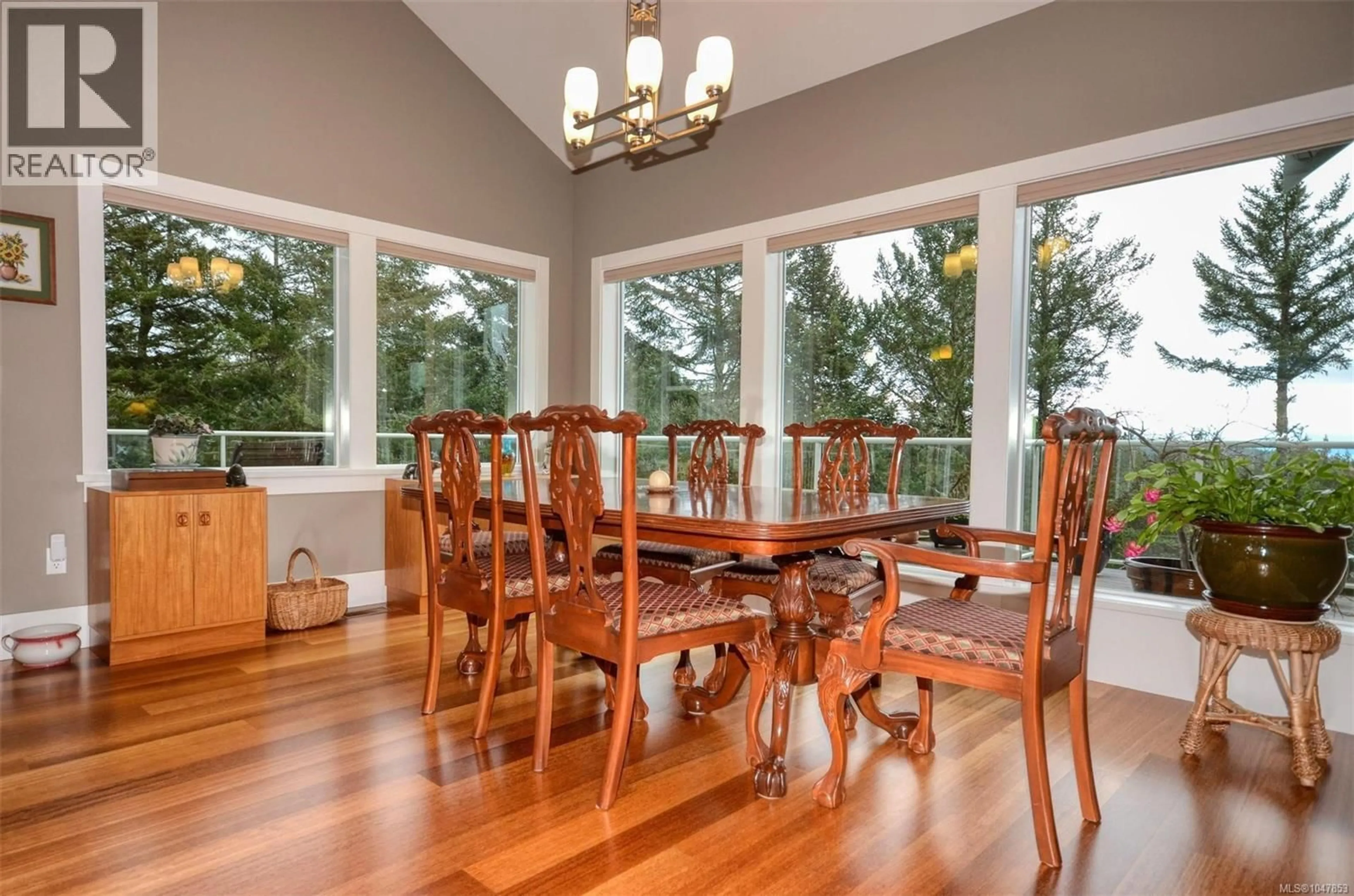 Dining room, wood/laminate floor for 4935 DEER PARK TRAIL, Metchosin British Columbia V9C4J5