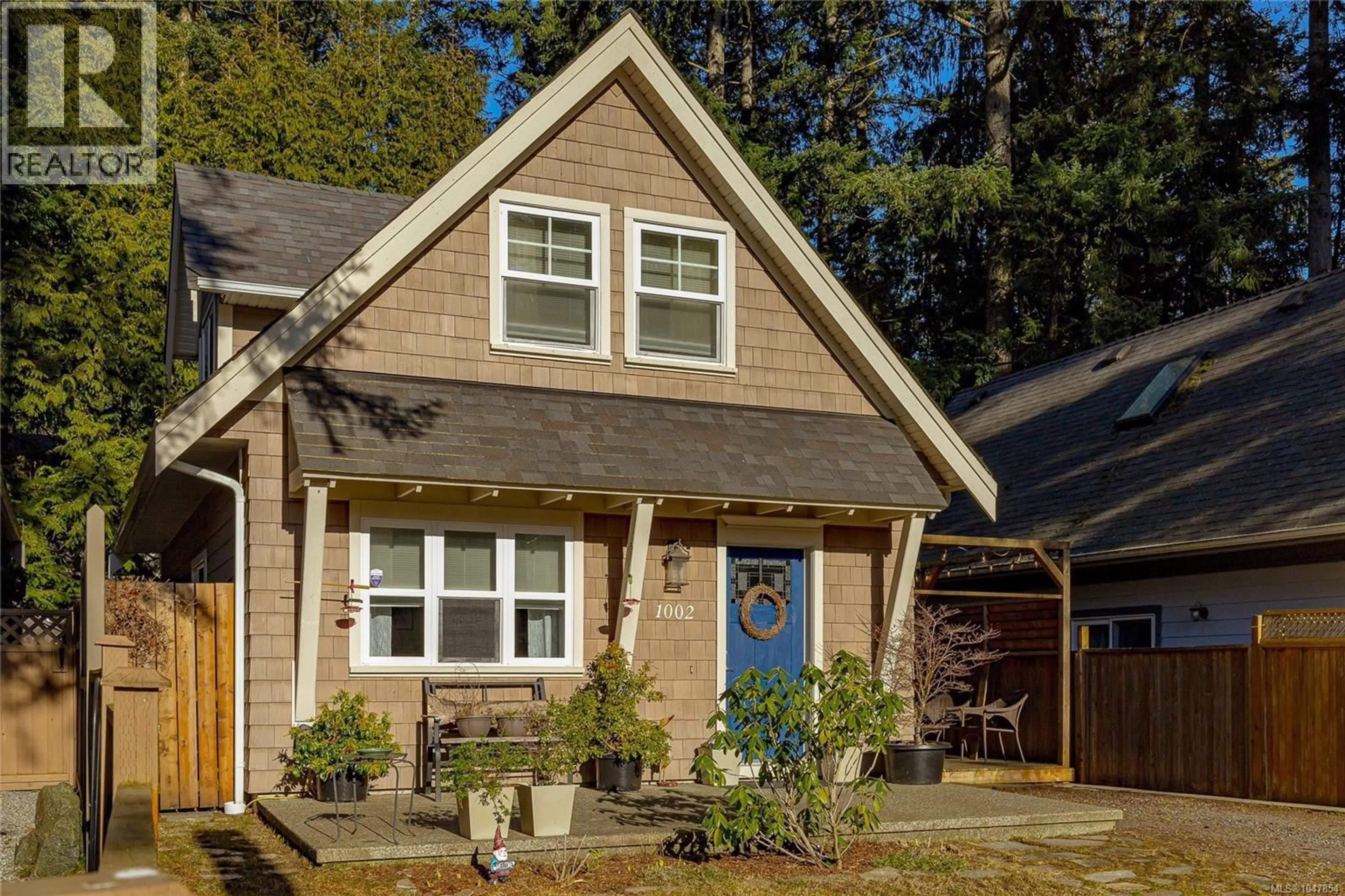 Home with vinyl exterior material, street for 1002 FASHODA PLACE, Langford British Columbia V9C3X1