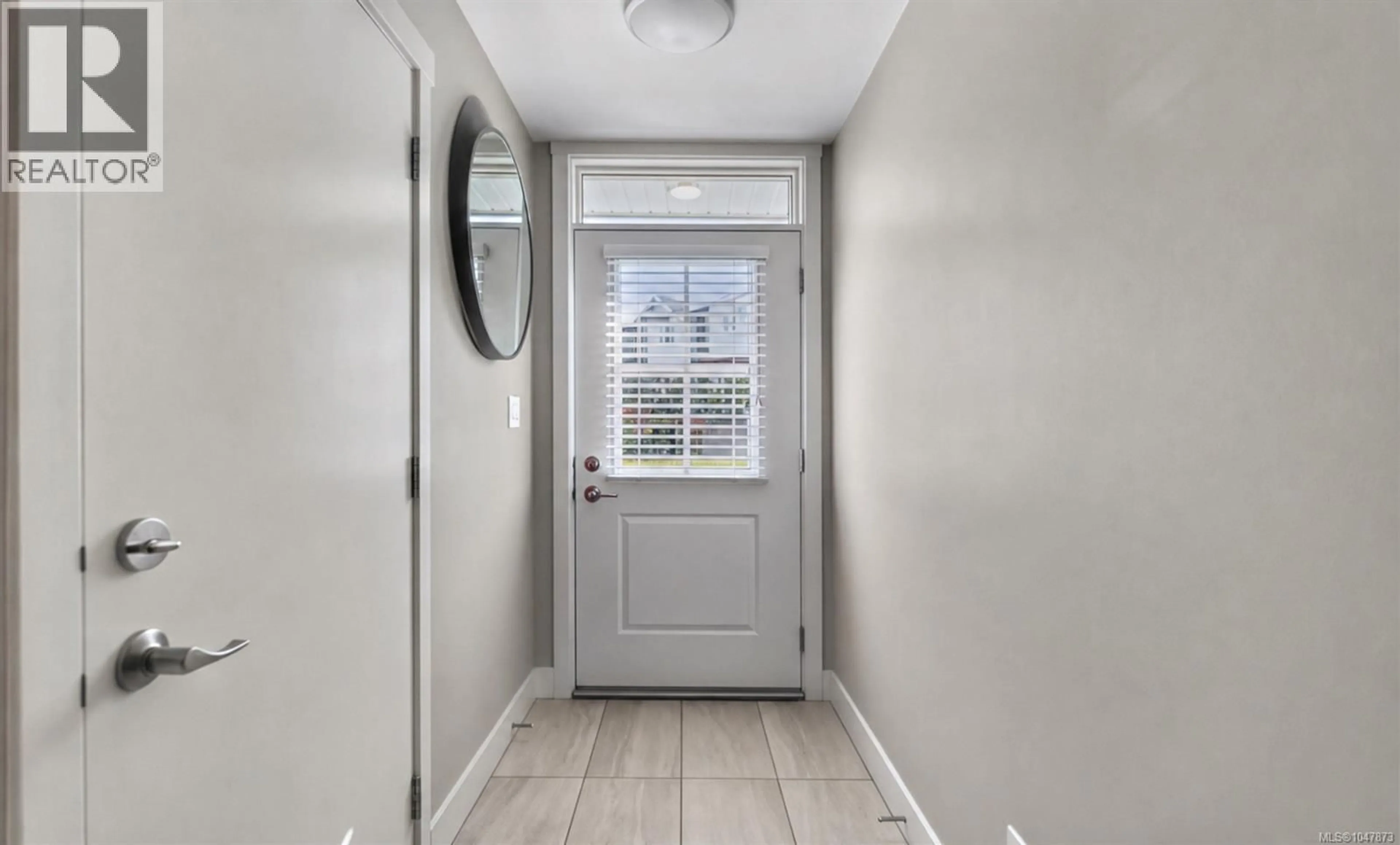 Indoor entryway for 15 - 370 LATORIA BOULEVARD, Colwood British Columbia V9C0N9