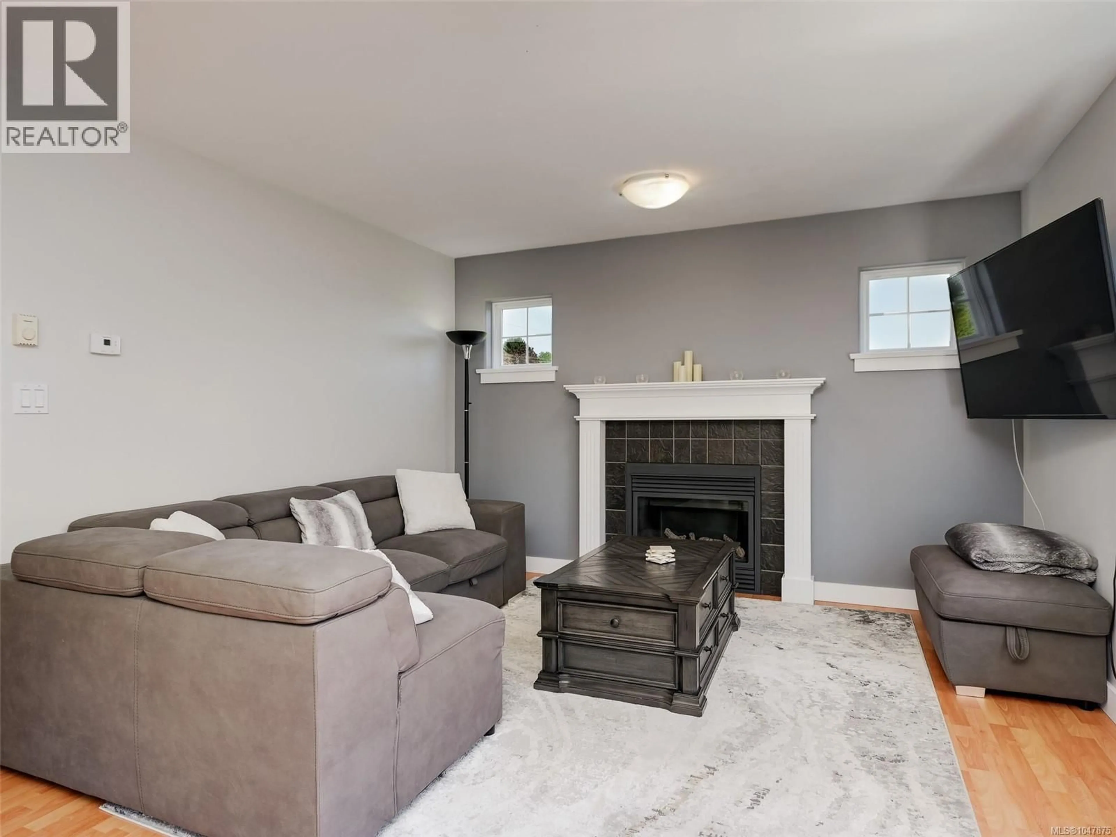 Living room with furniture, unknown for 1 - 921 COLVILLE ROAD, Esquimalt British Columbia V9E6H9