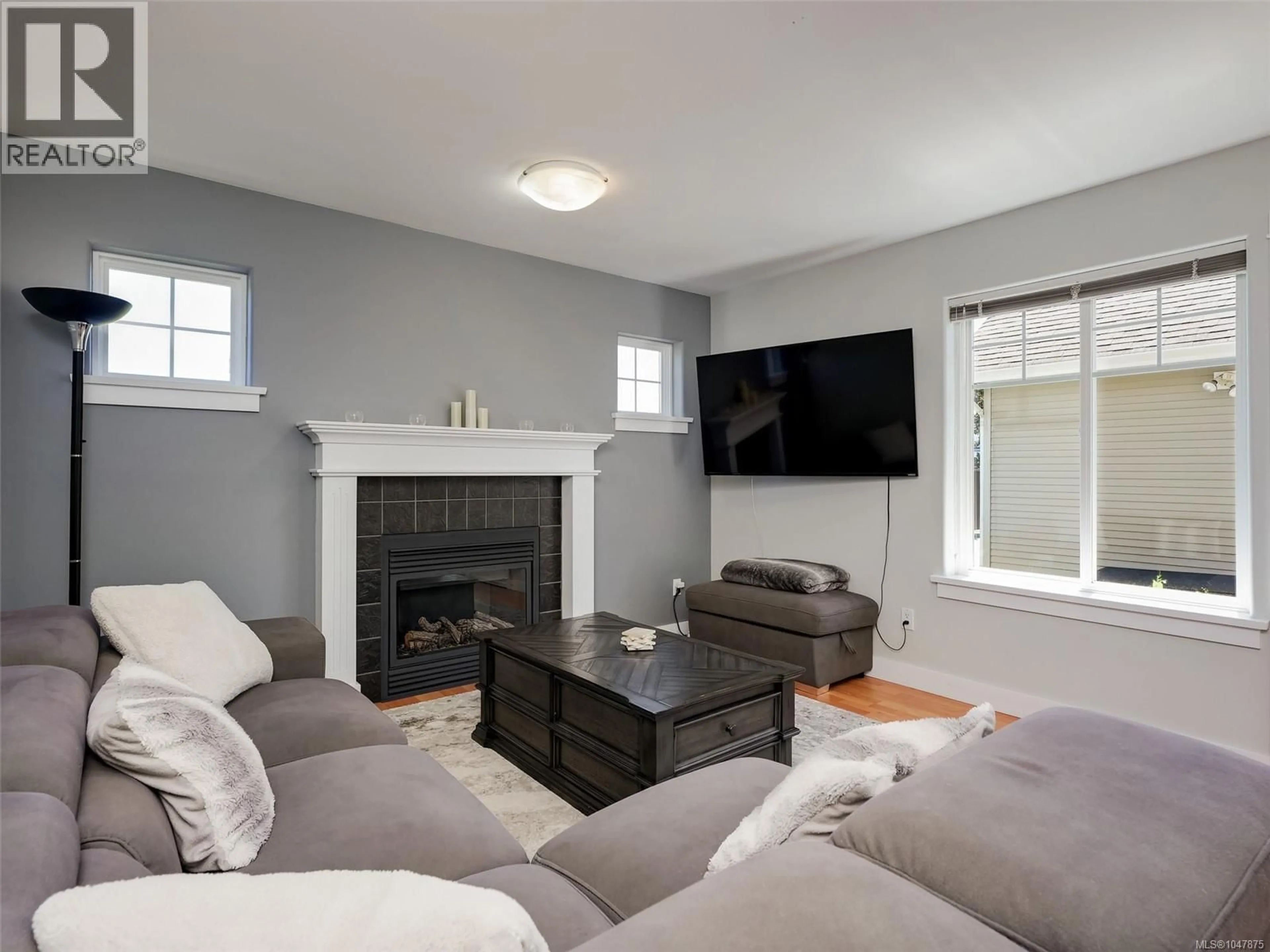 Living room with furniture, unknown for 1 - 921 COLVILLE ROAD, Esquimalt British Columbia V9E6H9