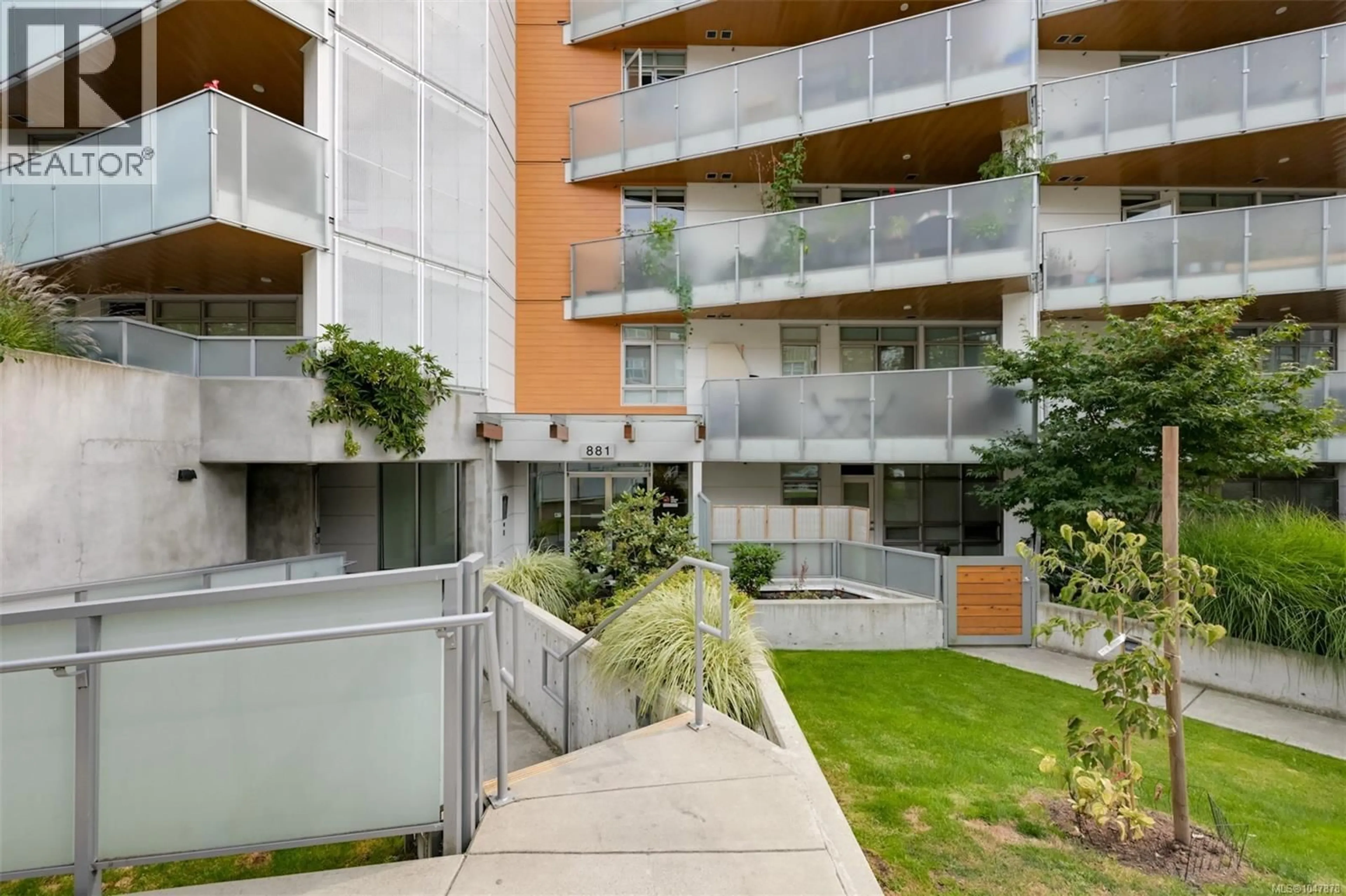 Balcony in the apartment, city buildings view from balcony for 301 - 881 SHORT STREET, Saanich British Columbia V8P2L3